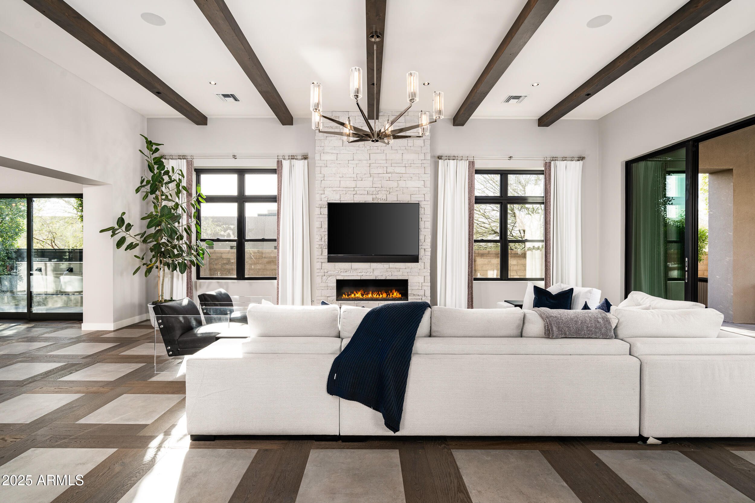 WHITE HORSE - Residential