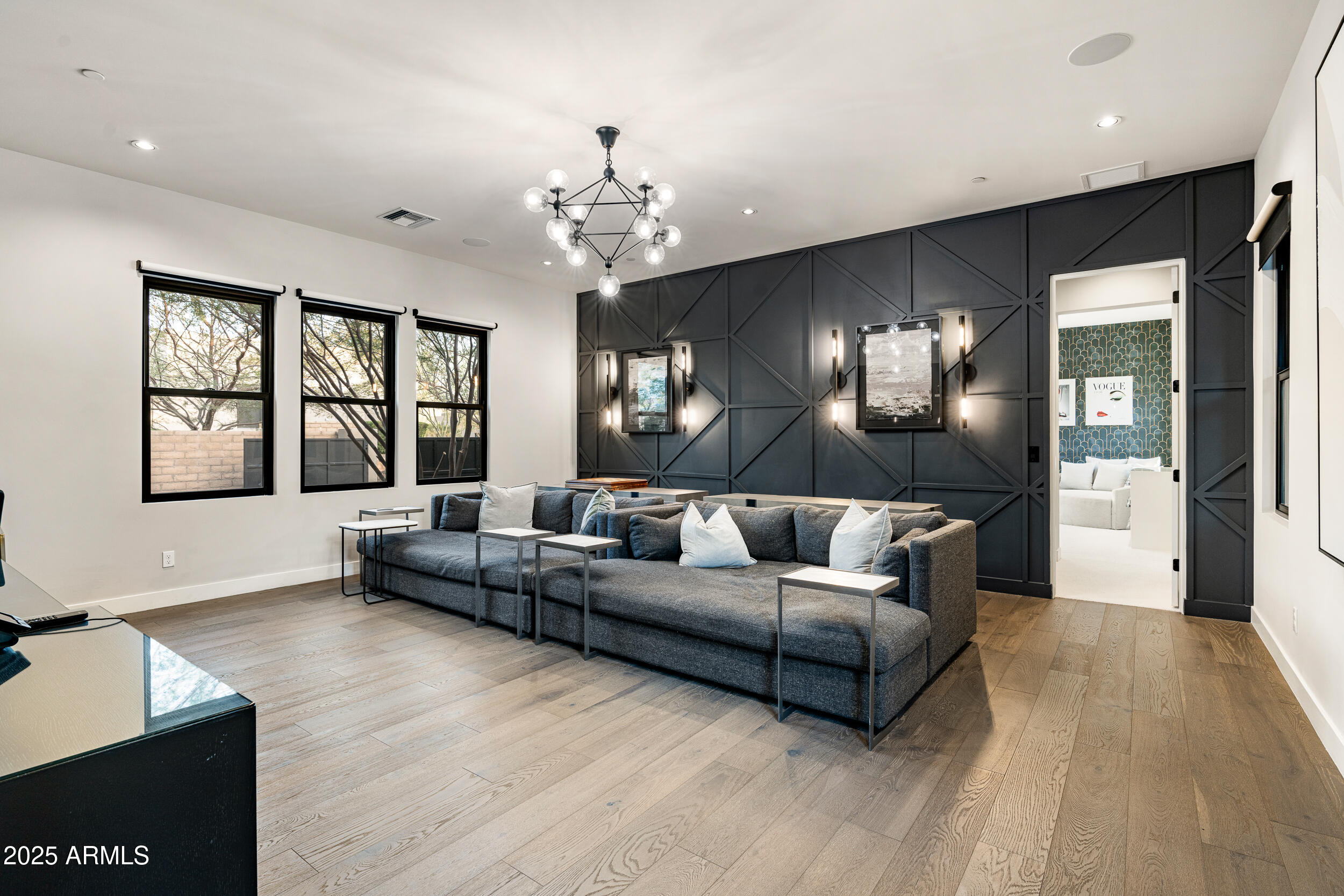 WHITE HORSE - Residential