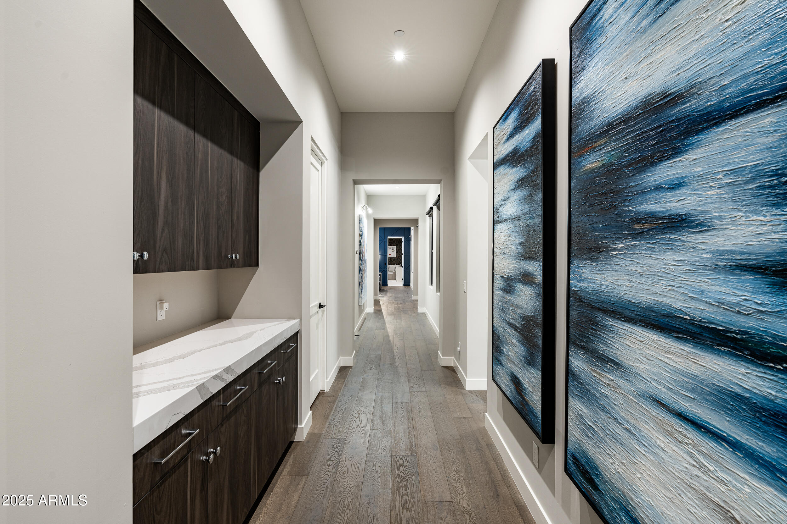 WHITE HORSE - Residential