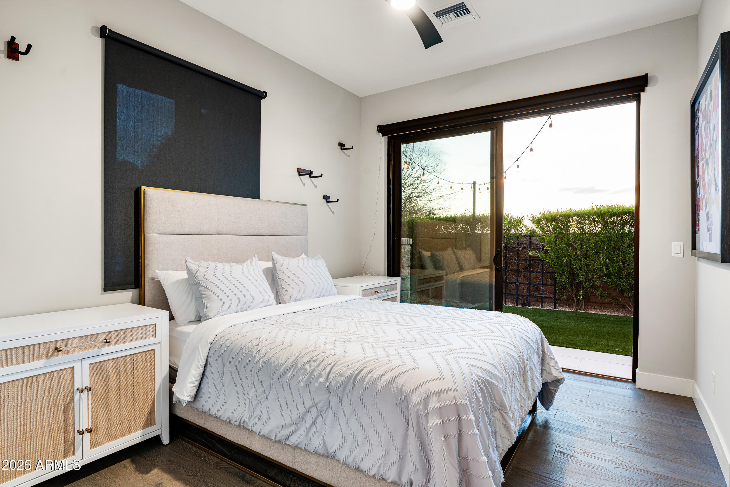 WHITE HORSE - Residential