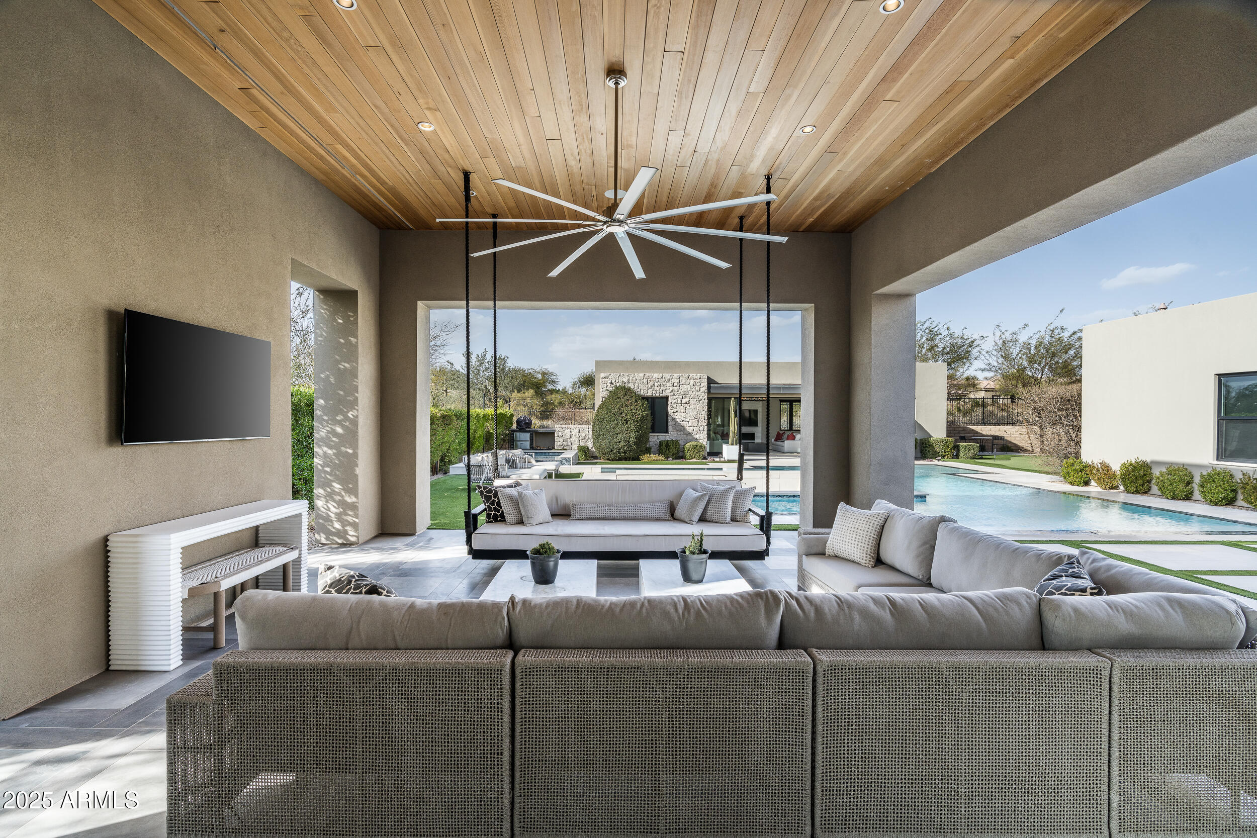 WHITE HORSE - Residential