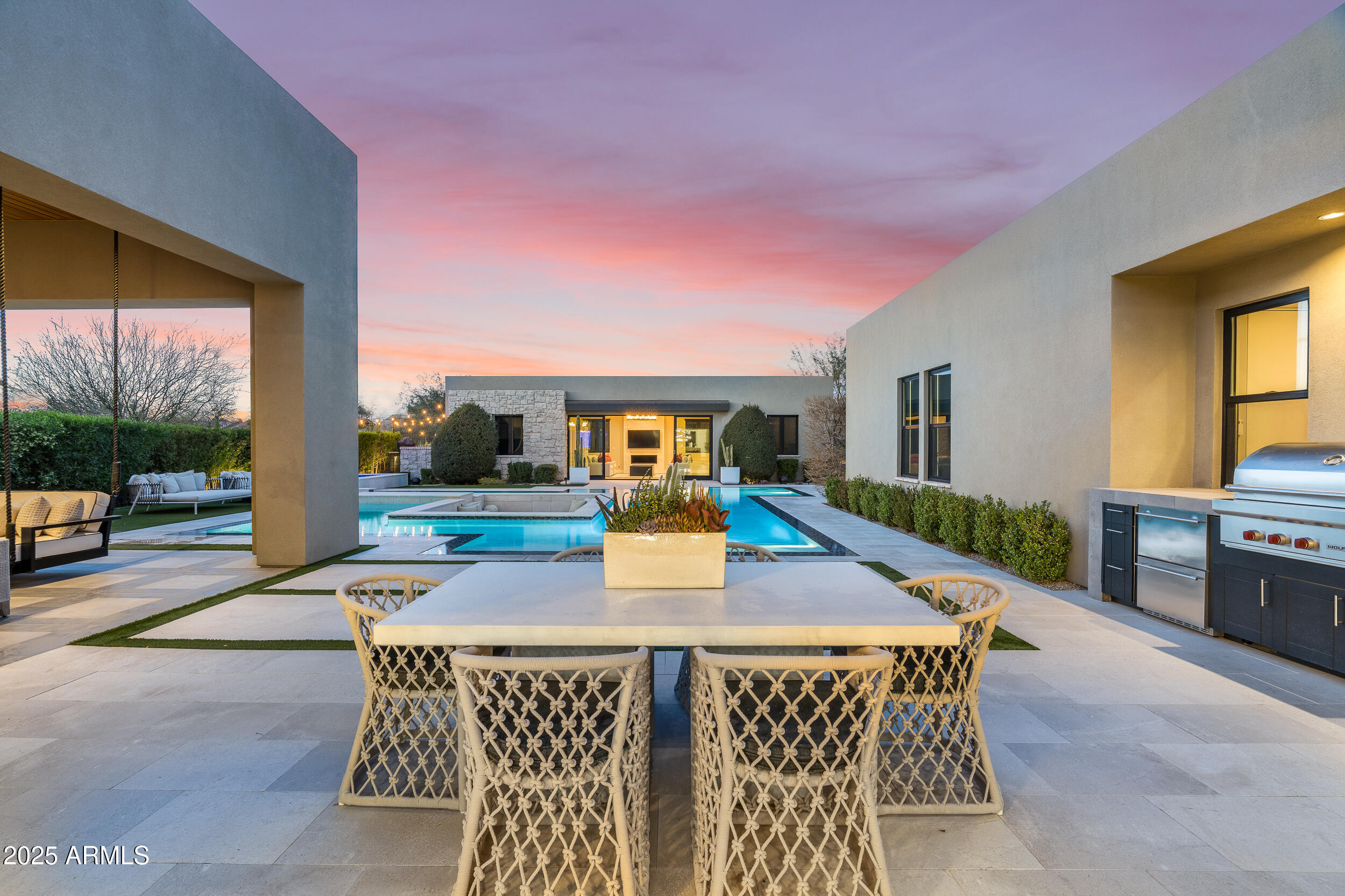 WHITE HORSE - Residential