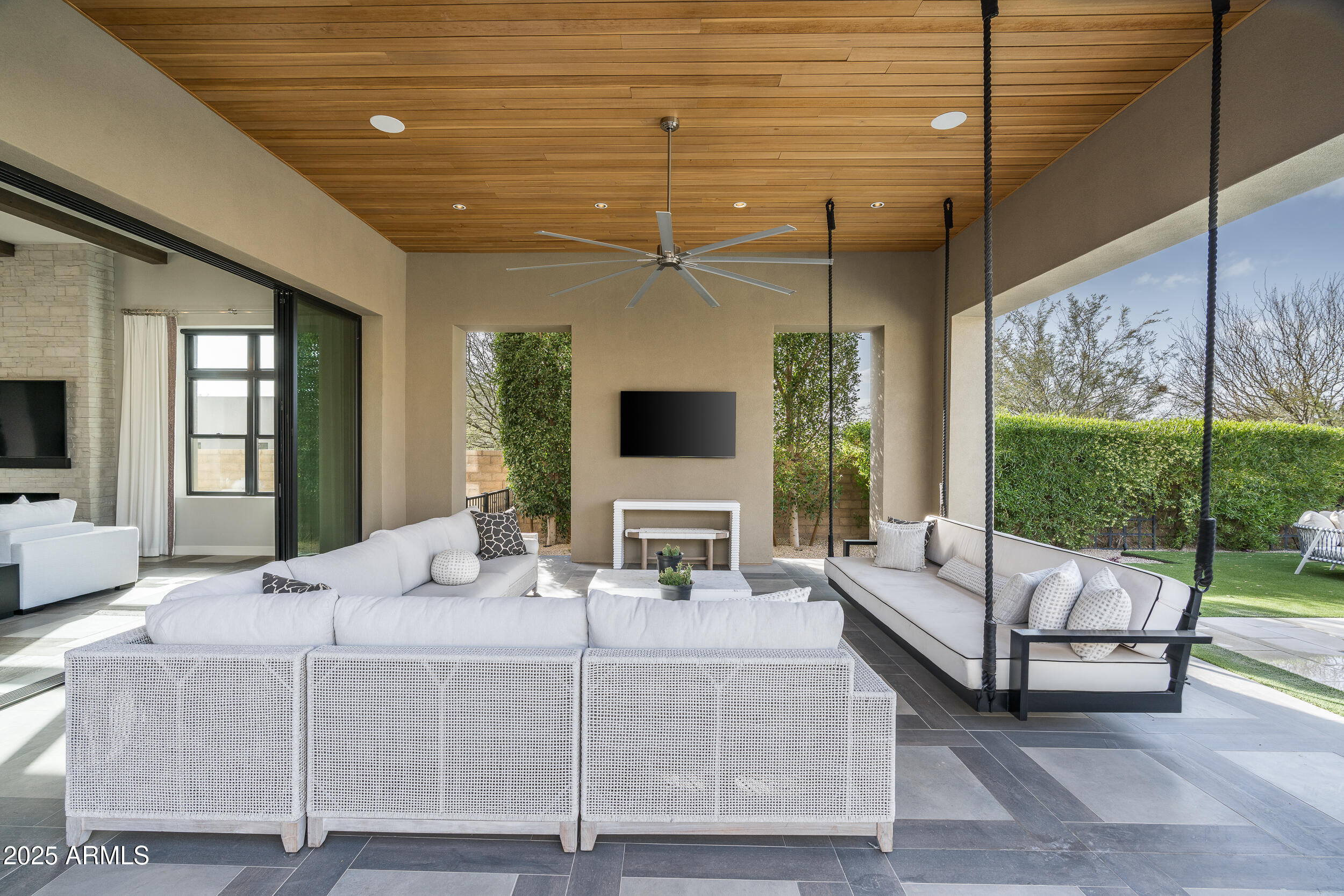 WHITE HORSE - Residential