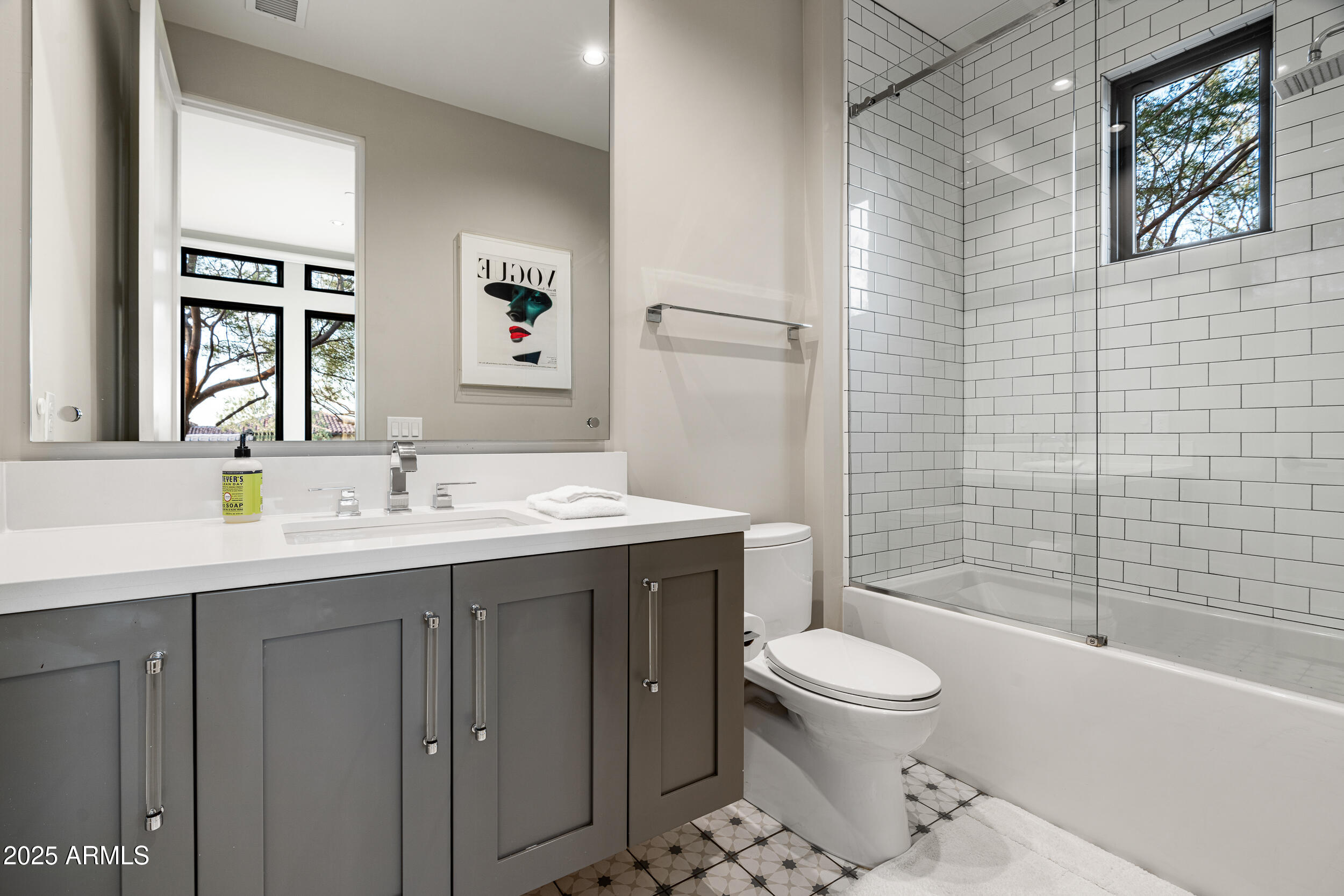 WHITE HORSE - Residential