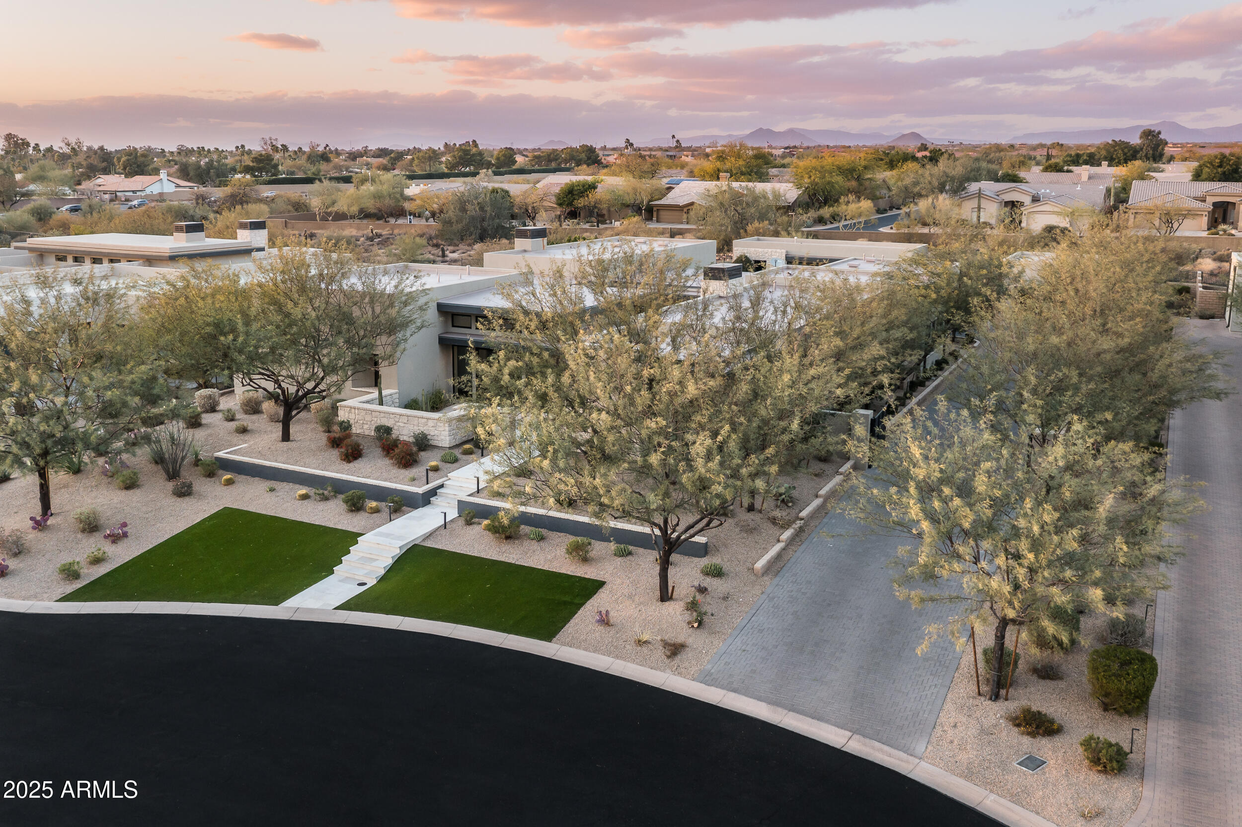 WHITE HORSE - Residential