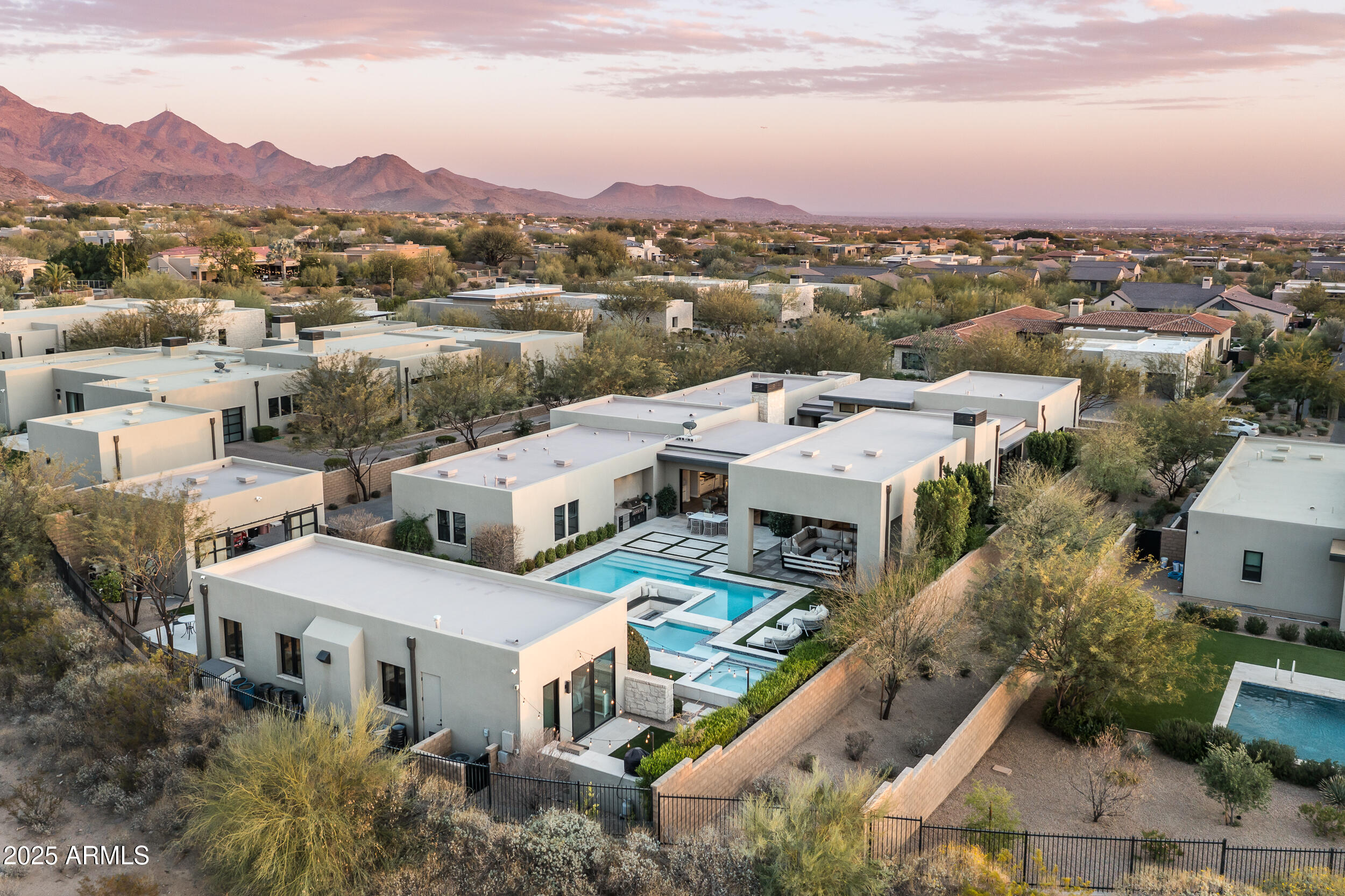 WHITE HORSE - Residential