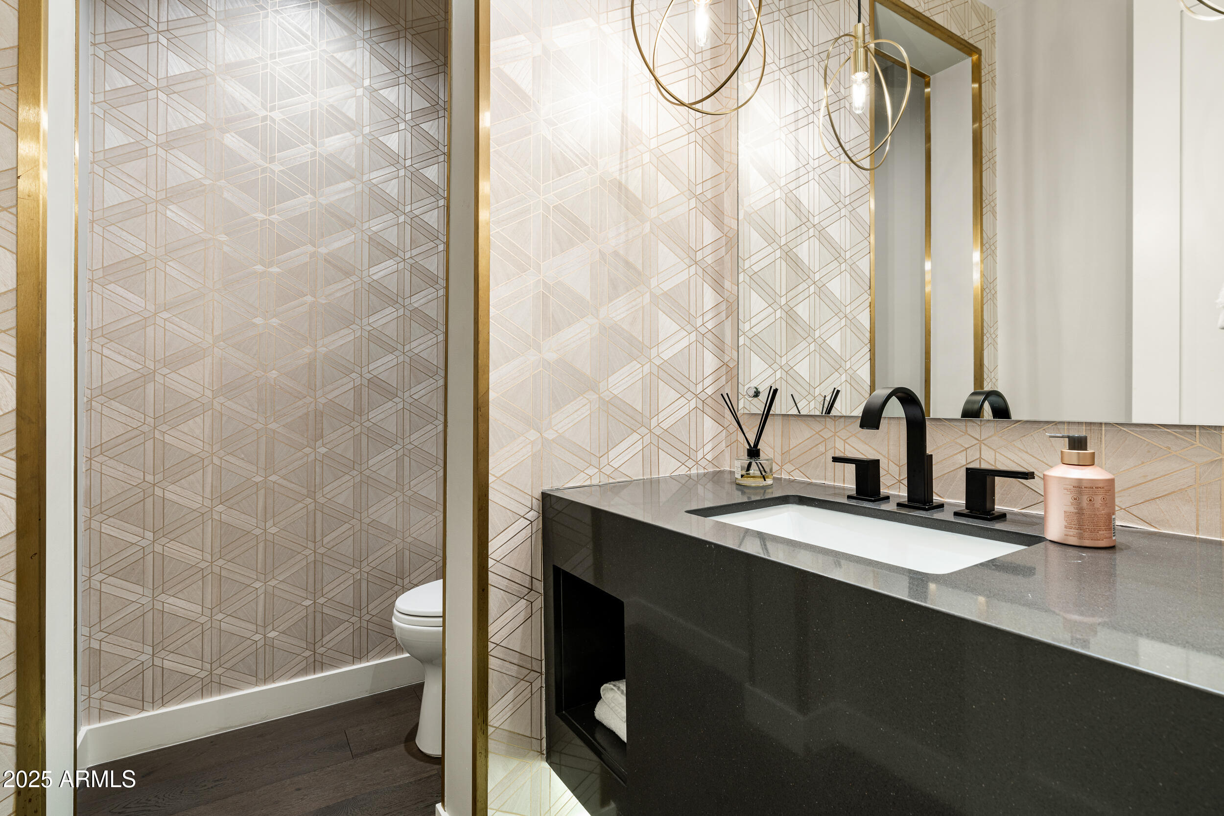 WHITE HORSE - Residential