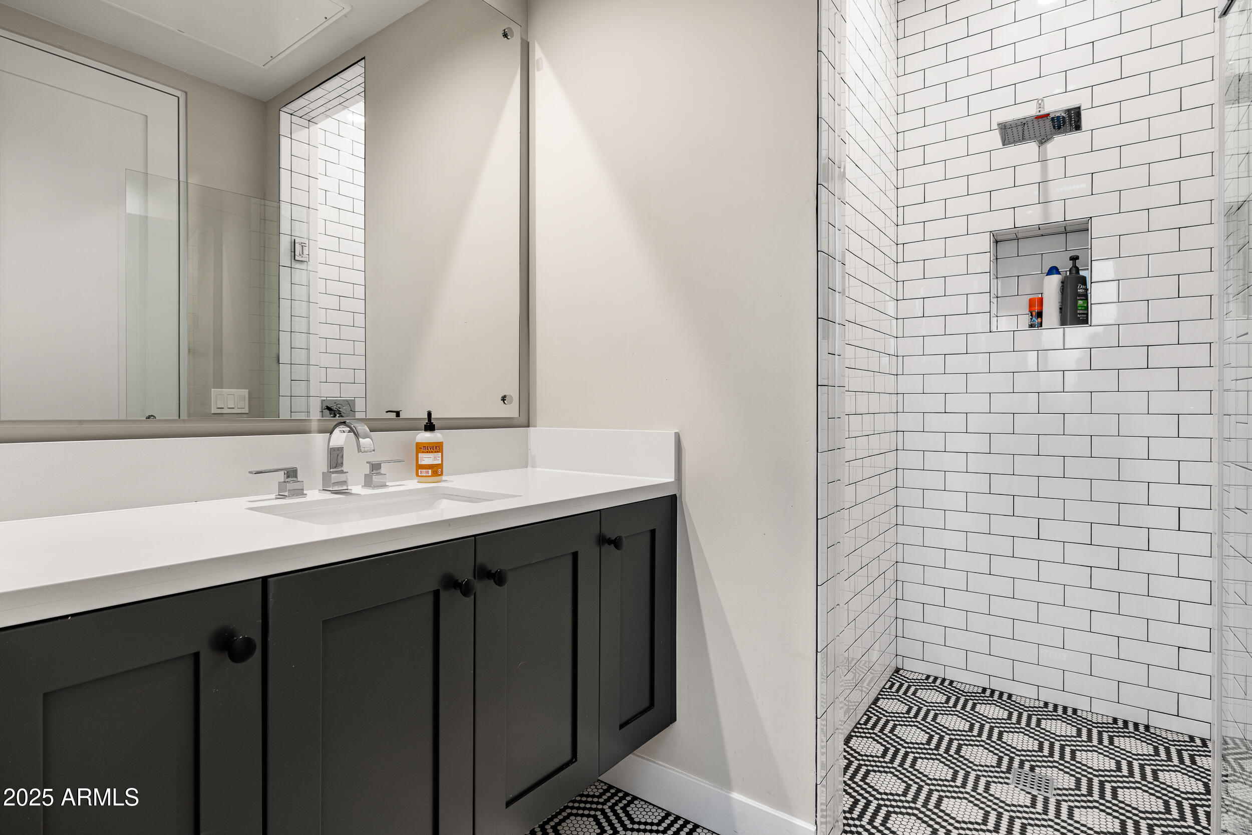 WHITE HORSE - Residential