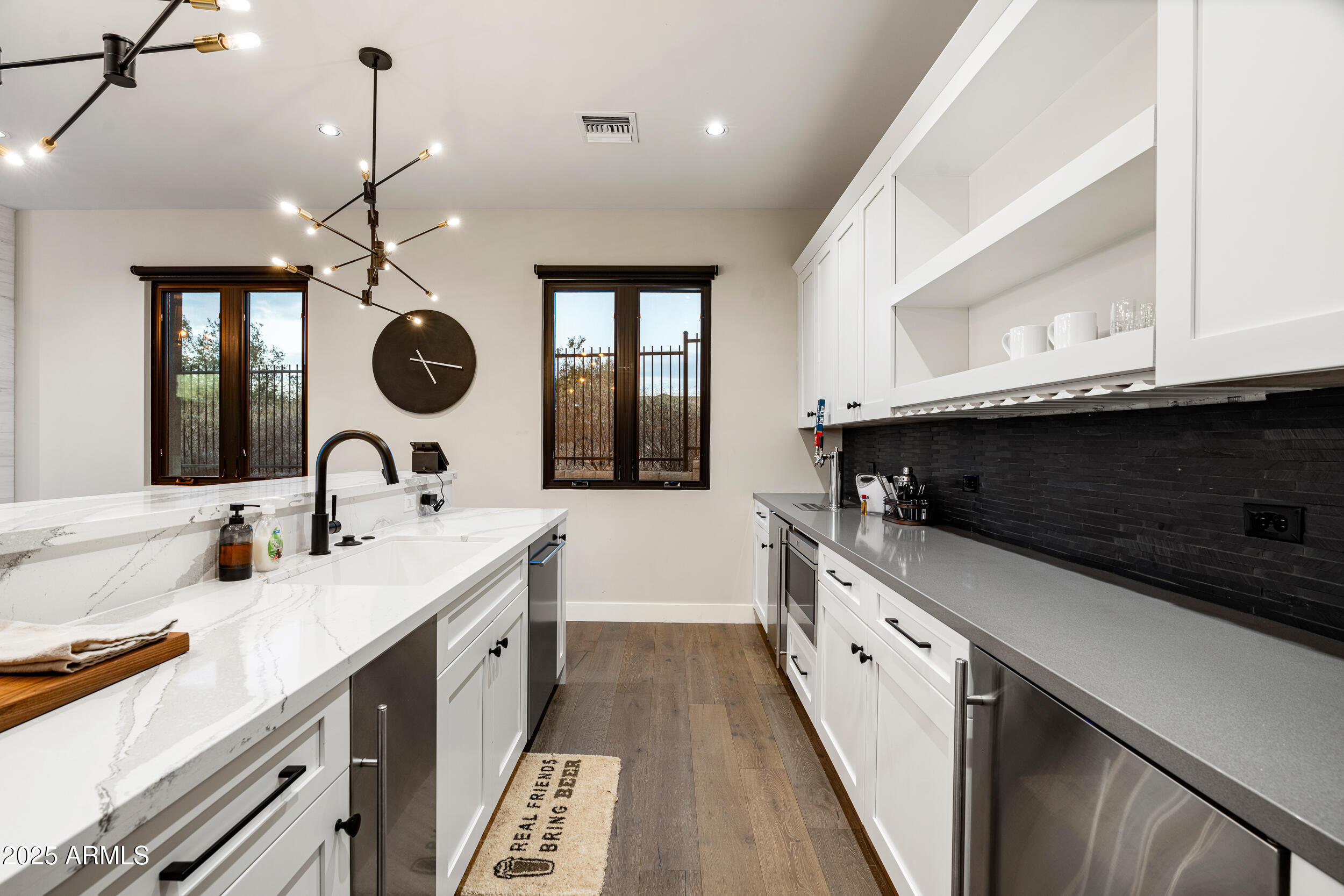 WHITE HORSE - Residential