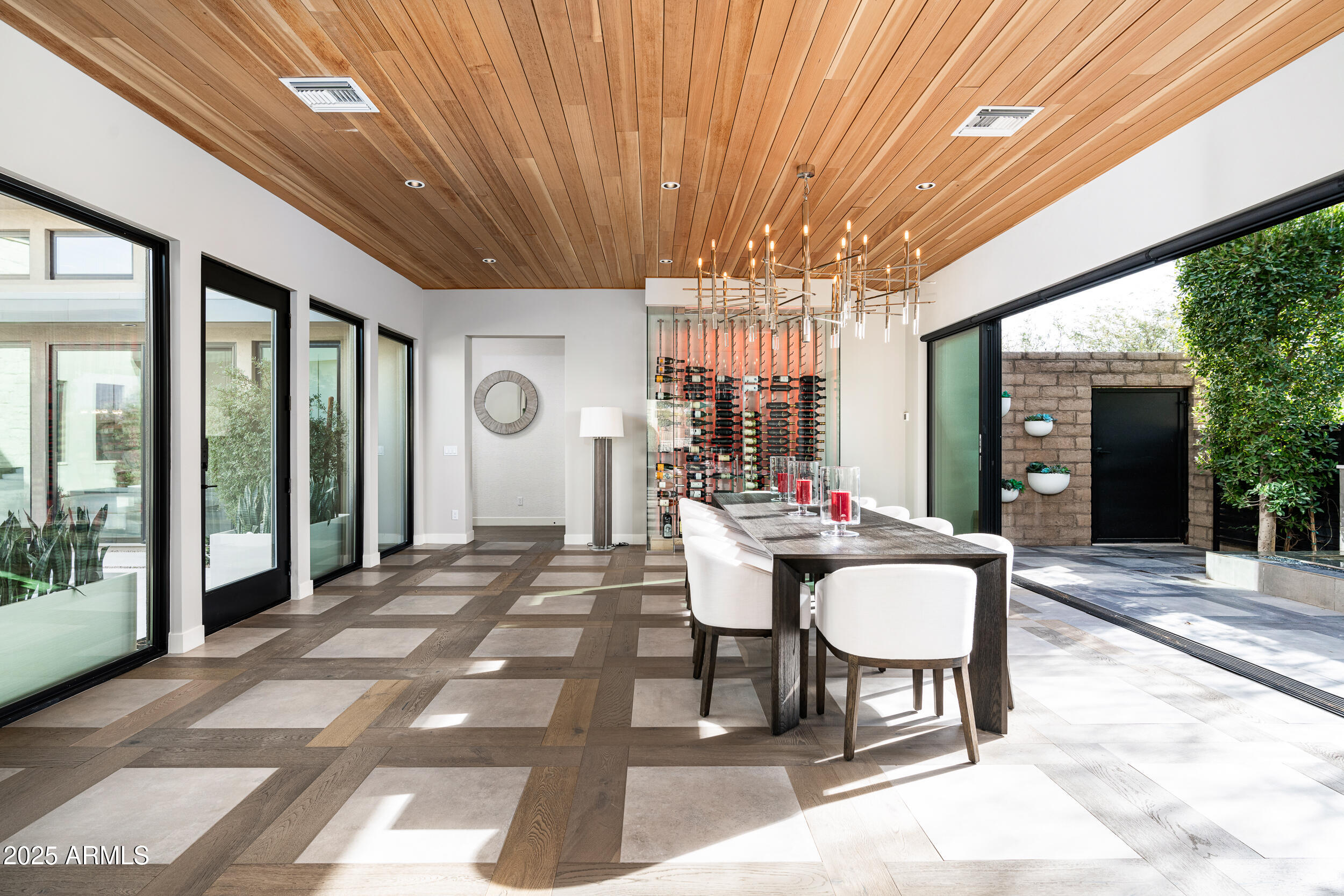 WHITE HORSE - Residential