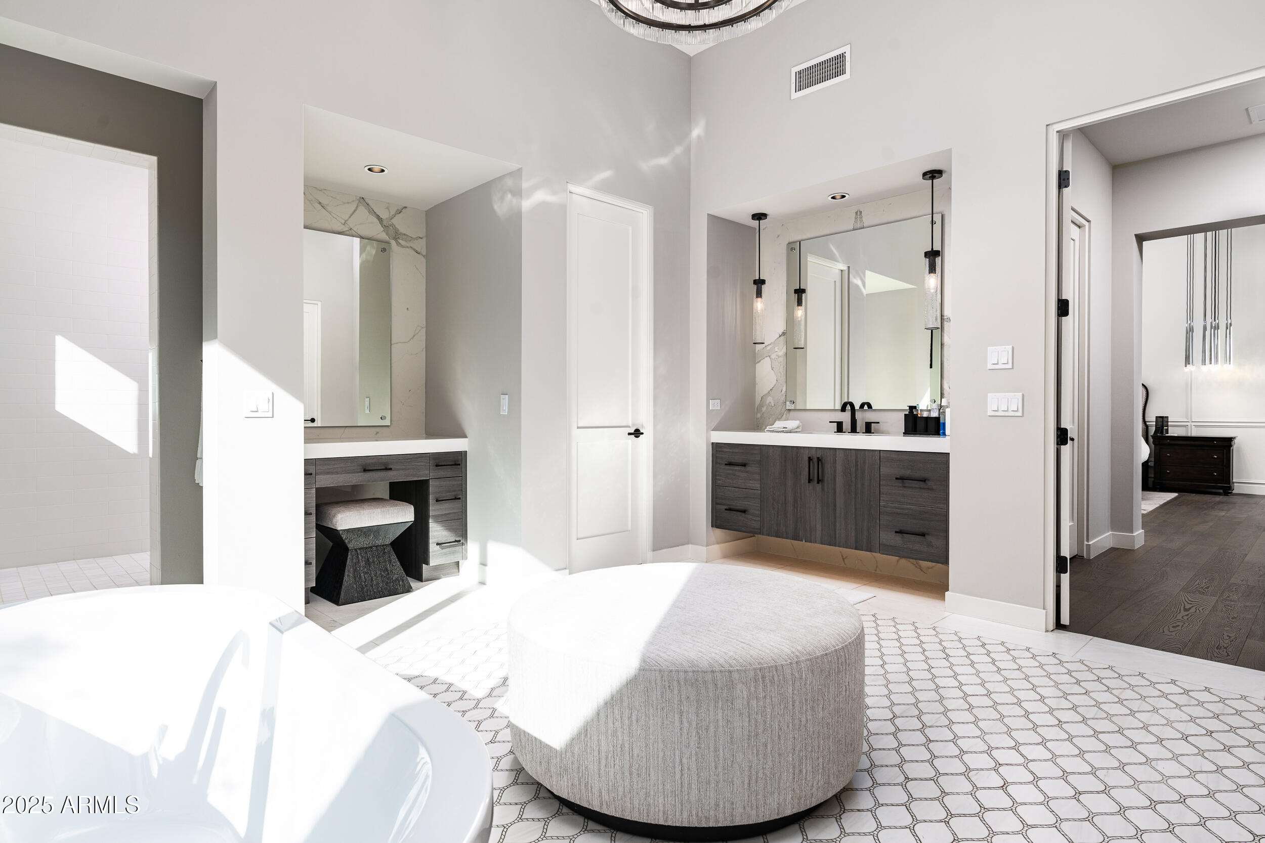 WHITE HORSE - Residential
