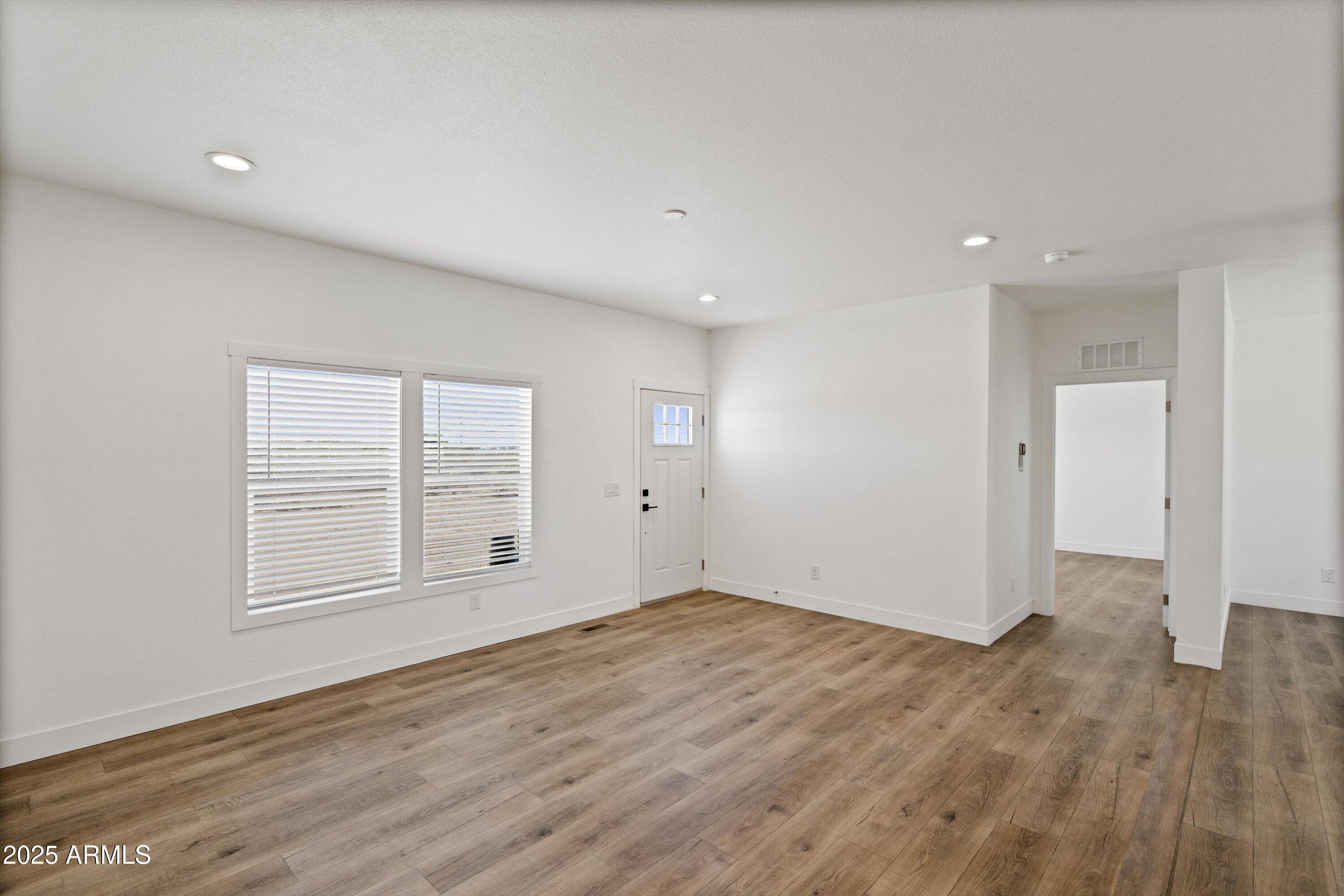 COYOTE RIDGE - Residential