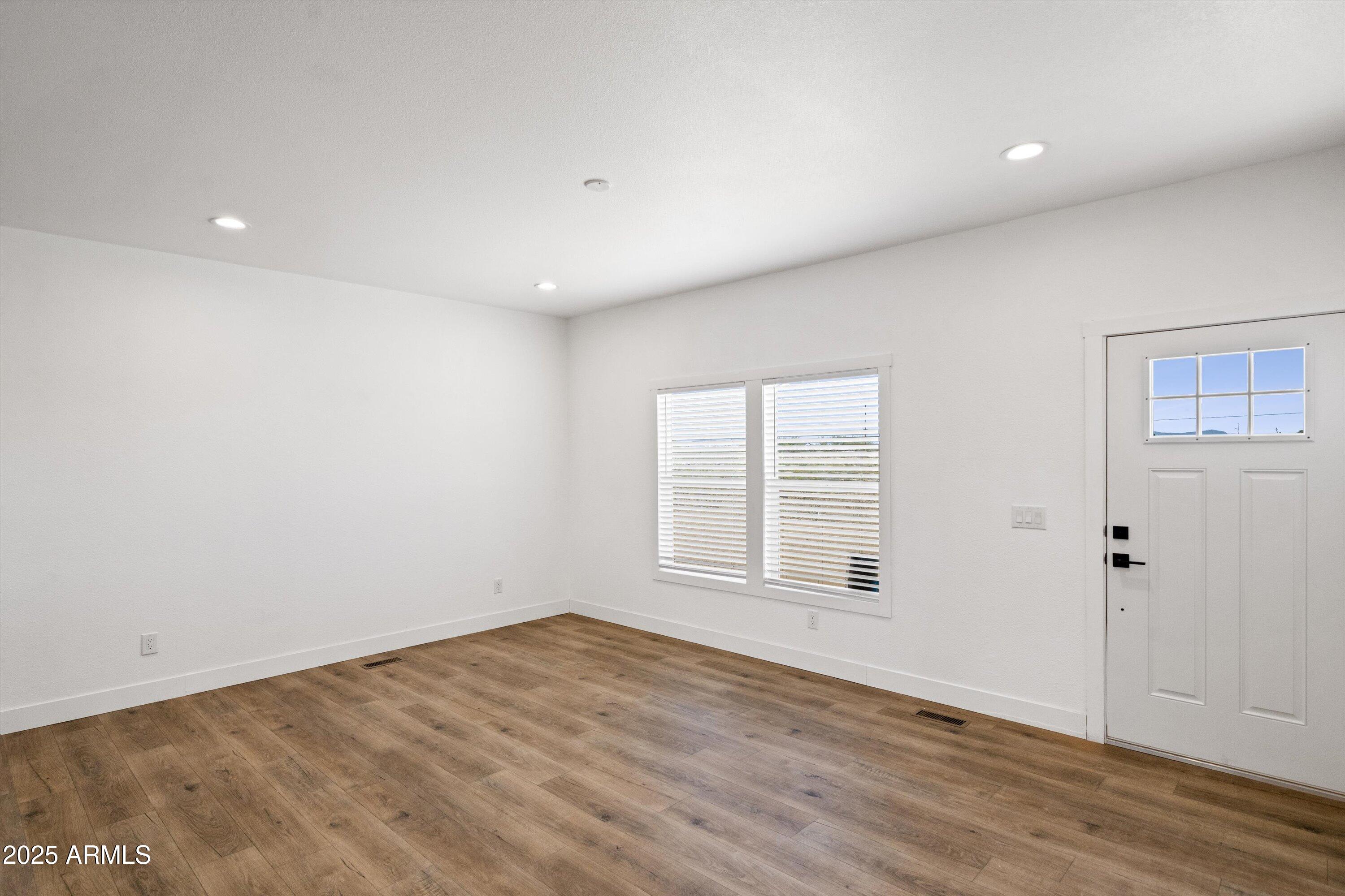 COYOTE RIDGE - Residential