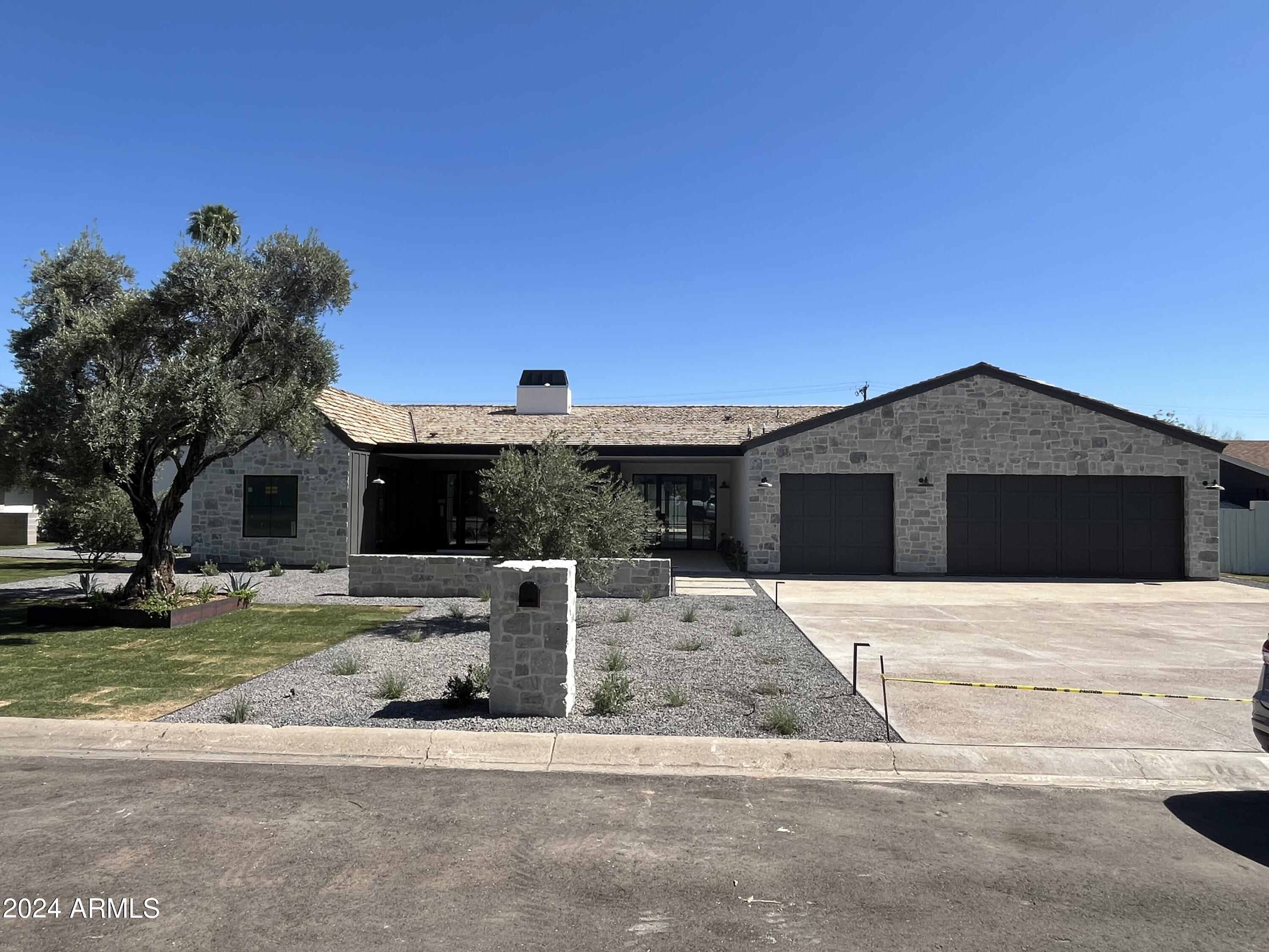Camelback Villa - Residential