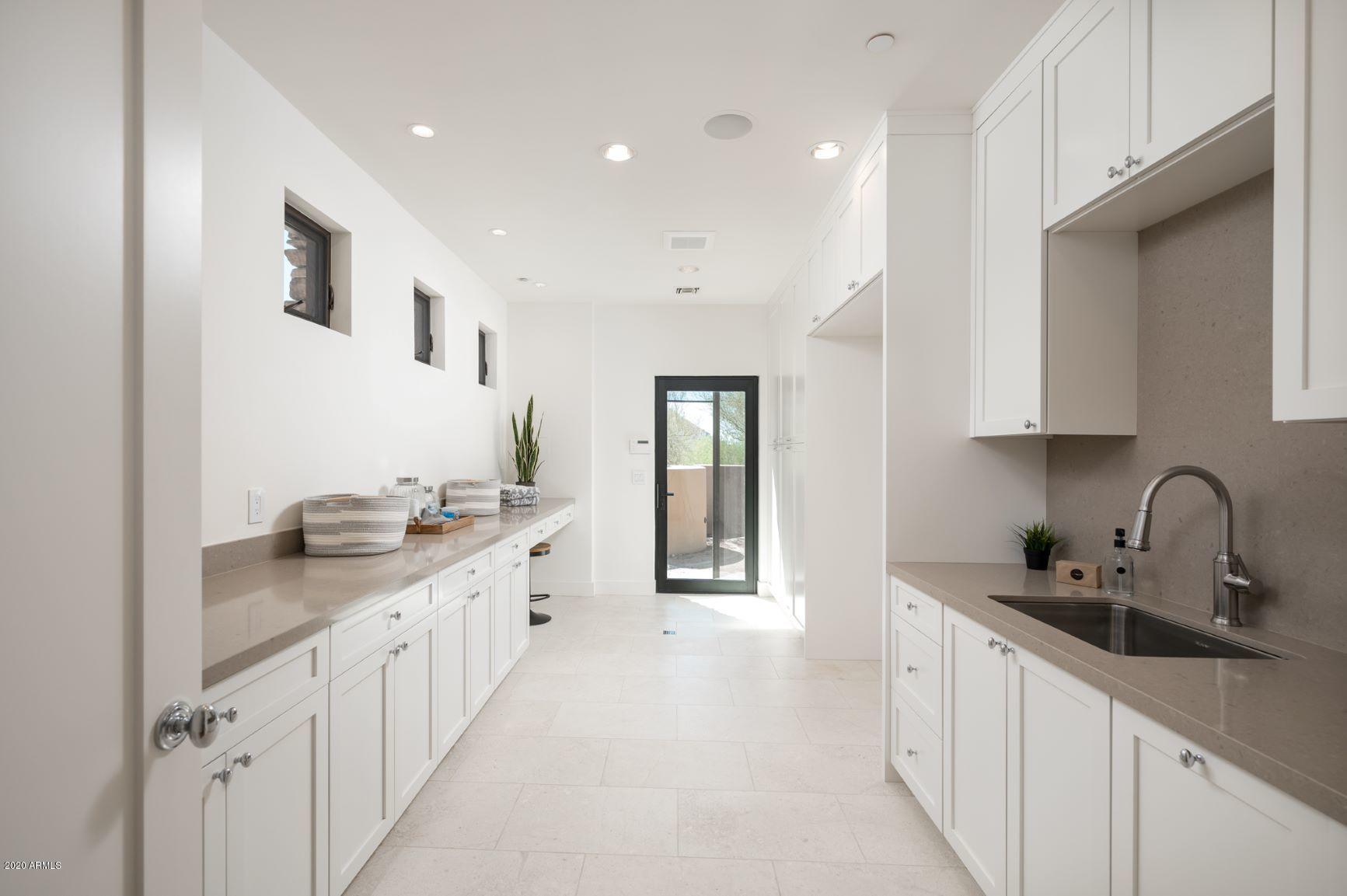LOST CANYON - Residential