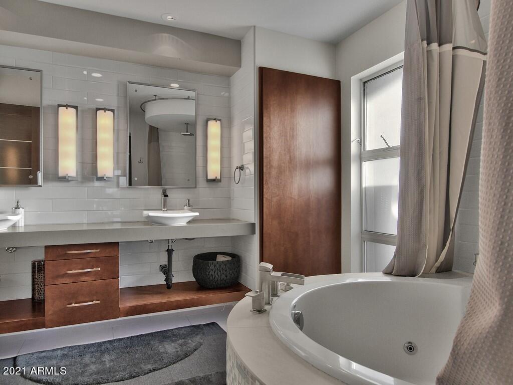 CAMELBACK HEIGHTS - Residential