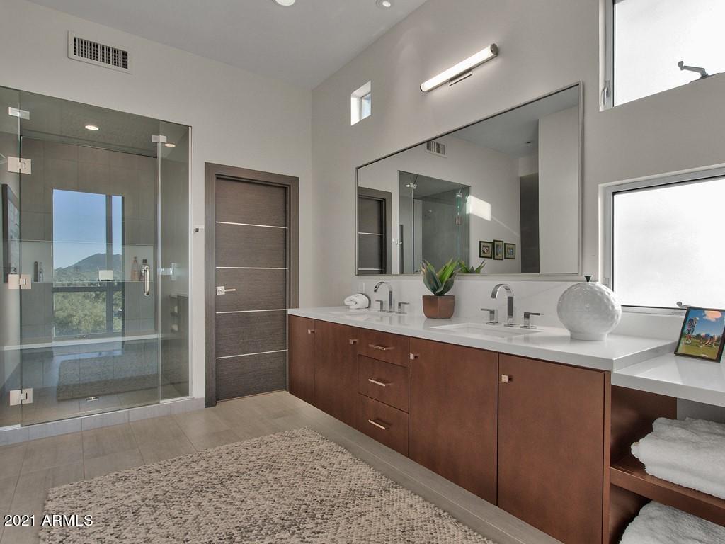 CAMELBACK HEIGHTS - Residential