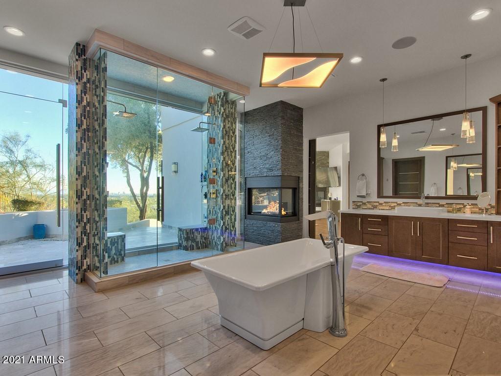 CAMELBACK HEIGHTS - Residential