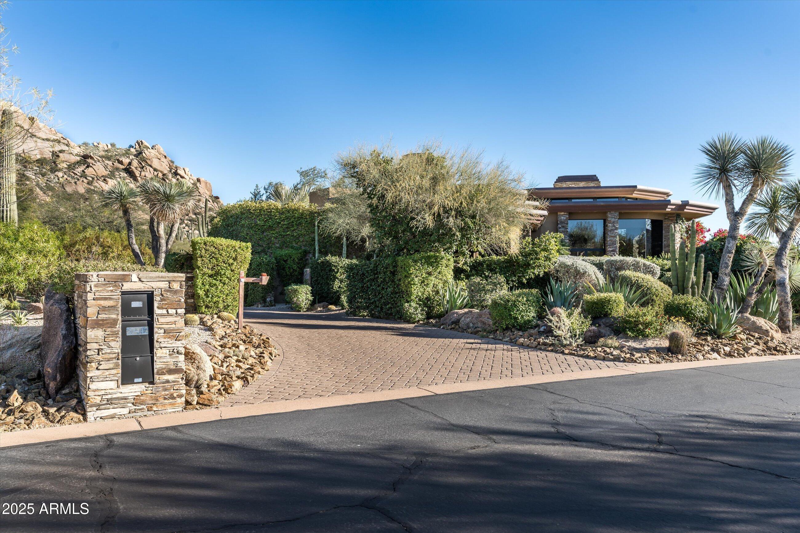 ESTANCIA - Residential