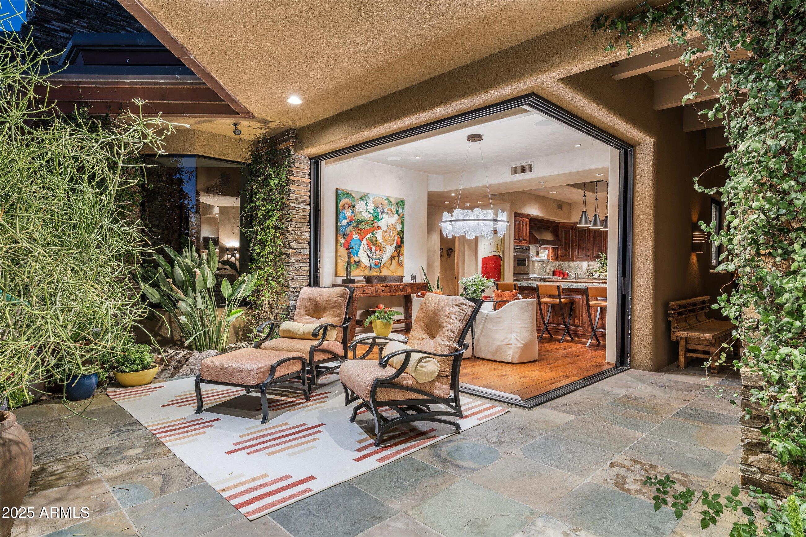 ESTANCIA - Residential