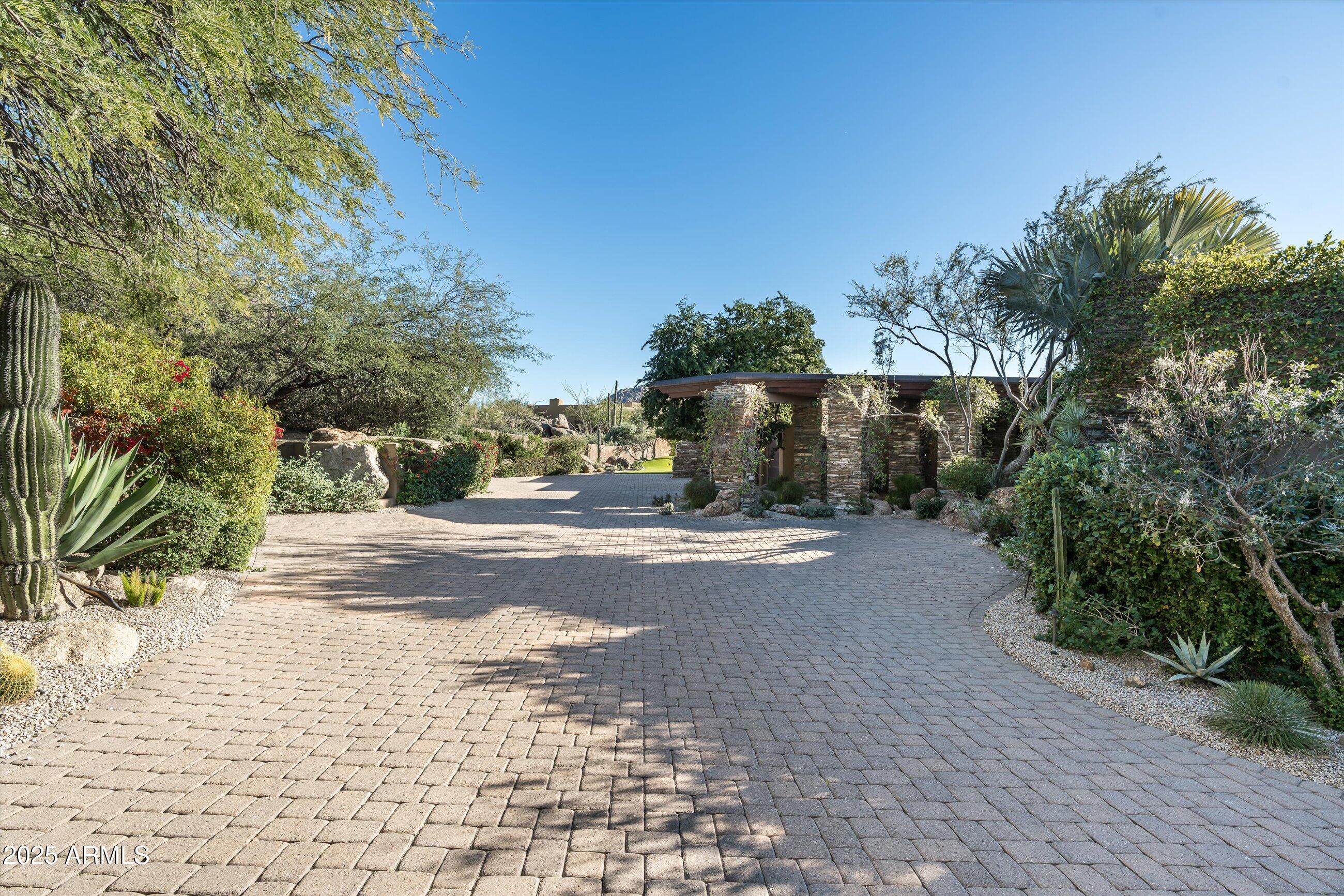 ESTANCIA - Residential