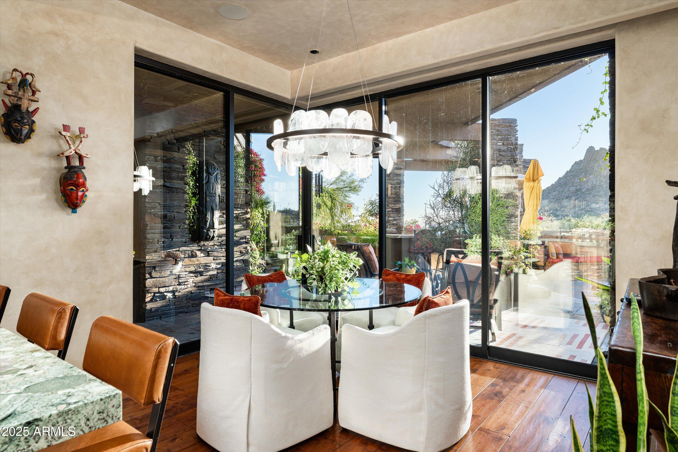 ESTANCIA - Residential