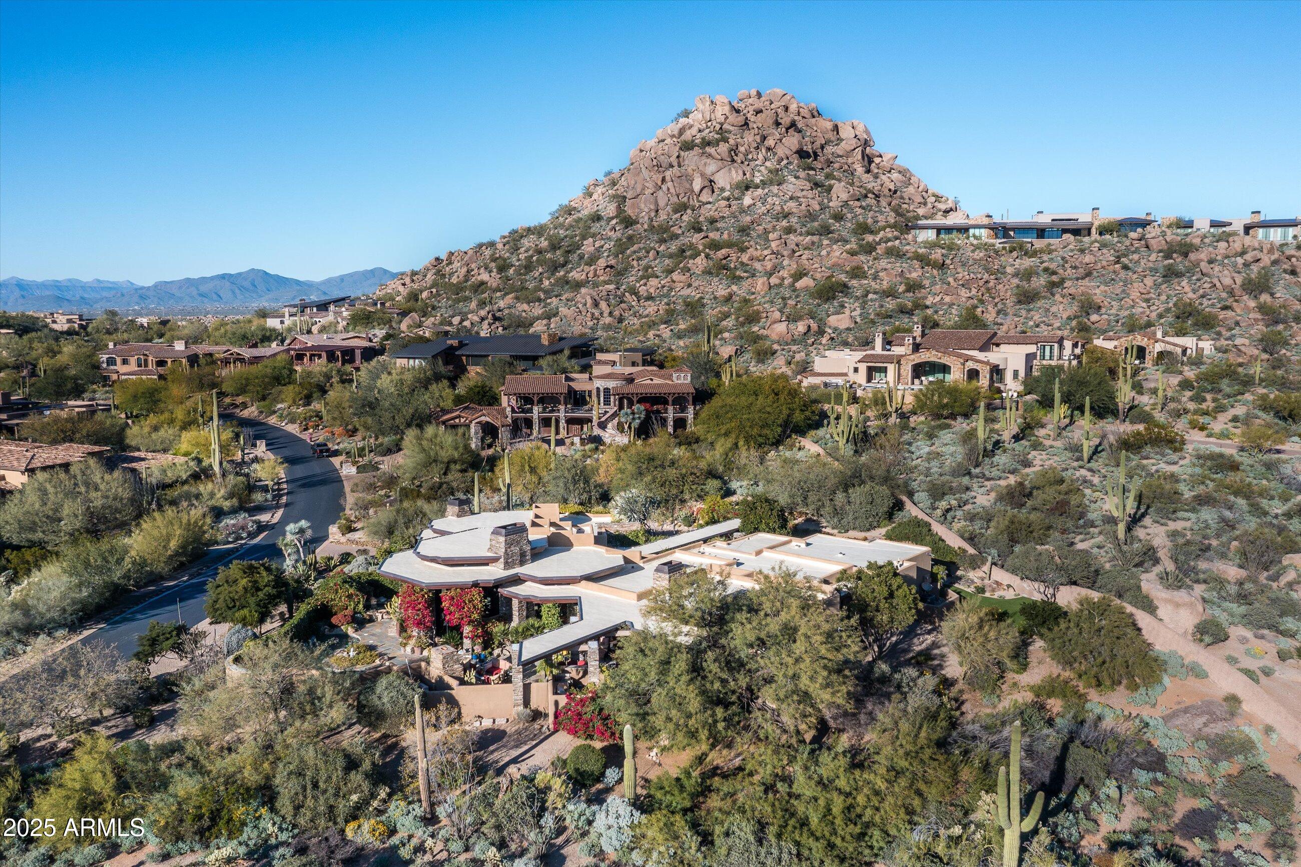 ESTANCIA - Residential