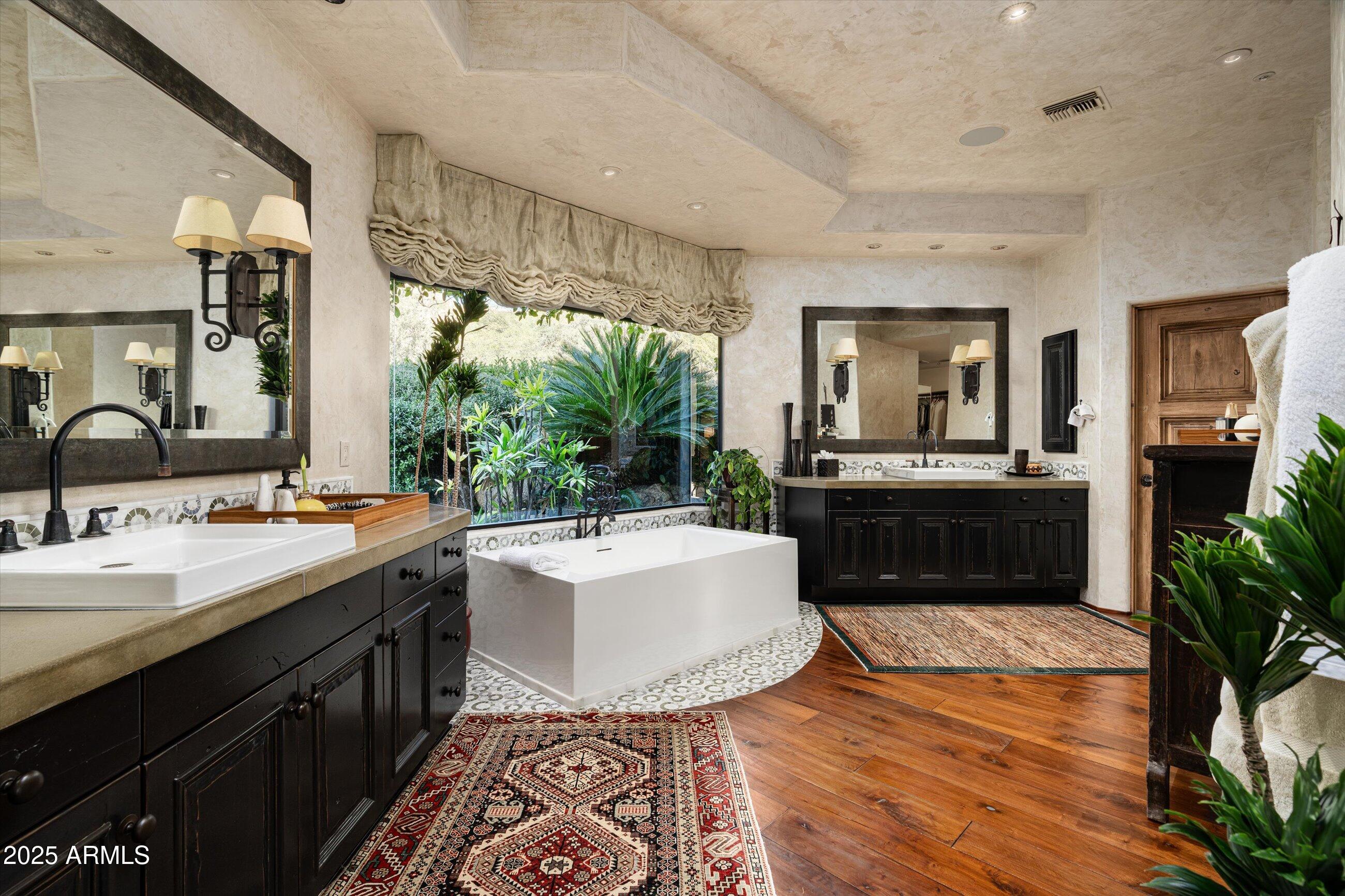 ESTANCIA - Residential