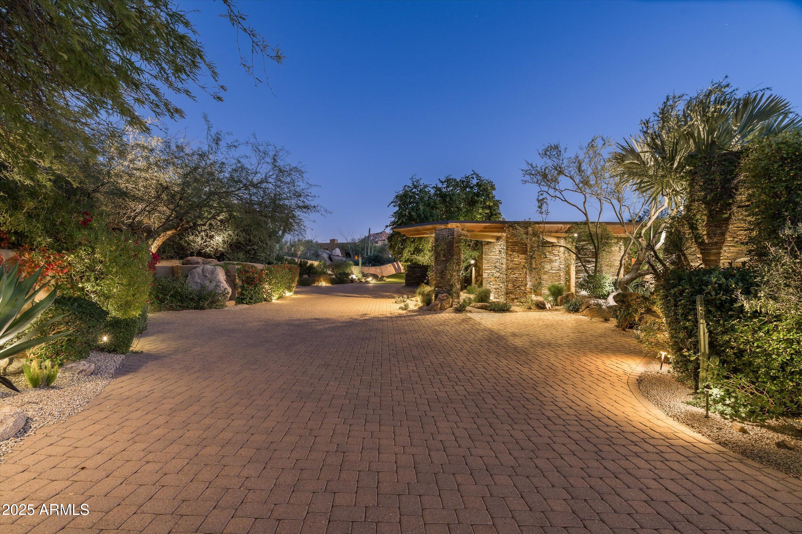 ESTANCIA - Residential