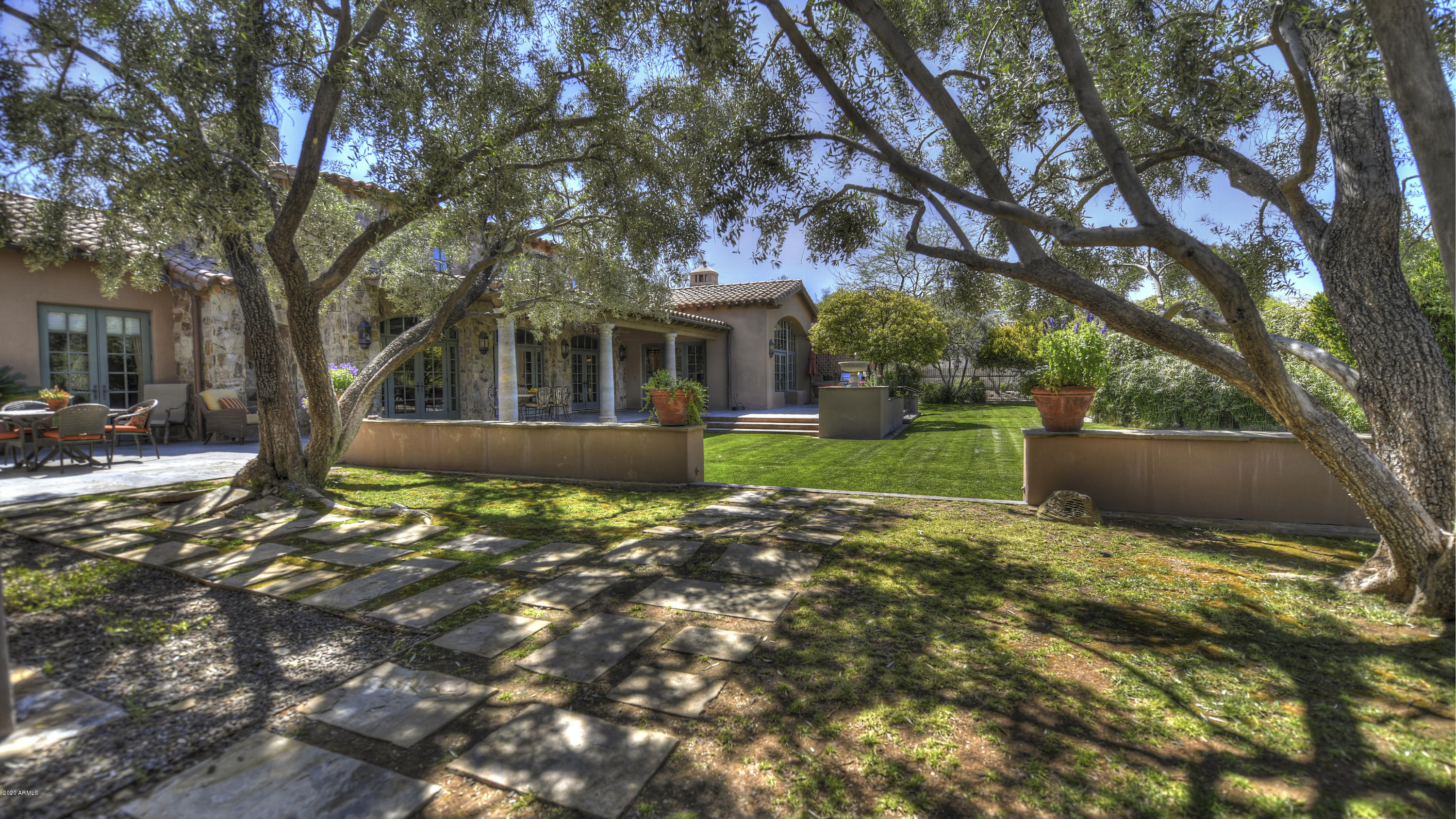 SANCTUARY - Residential
