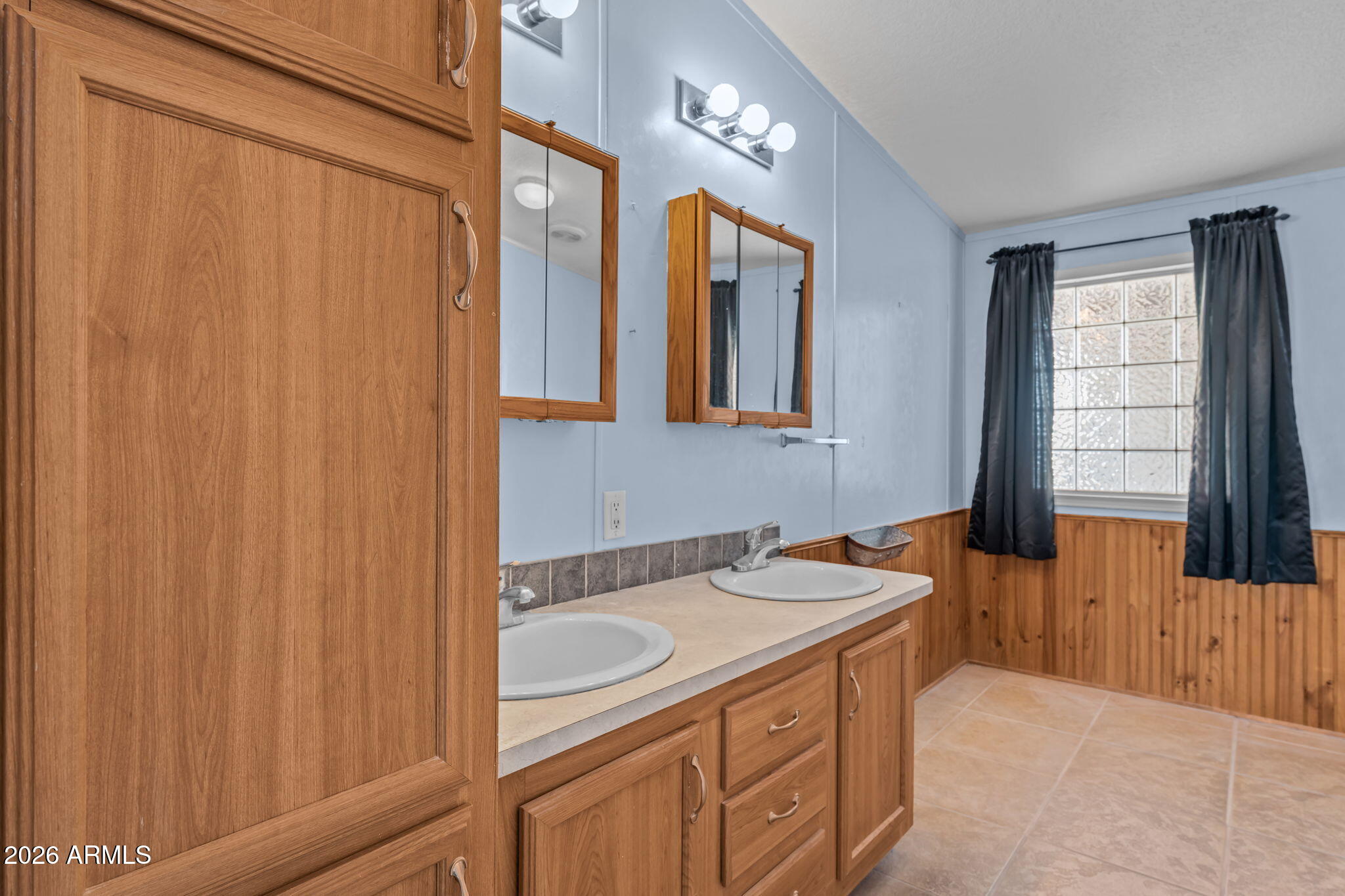 CONGRESS VILLAGE II - Residential