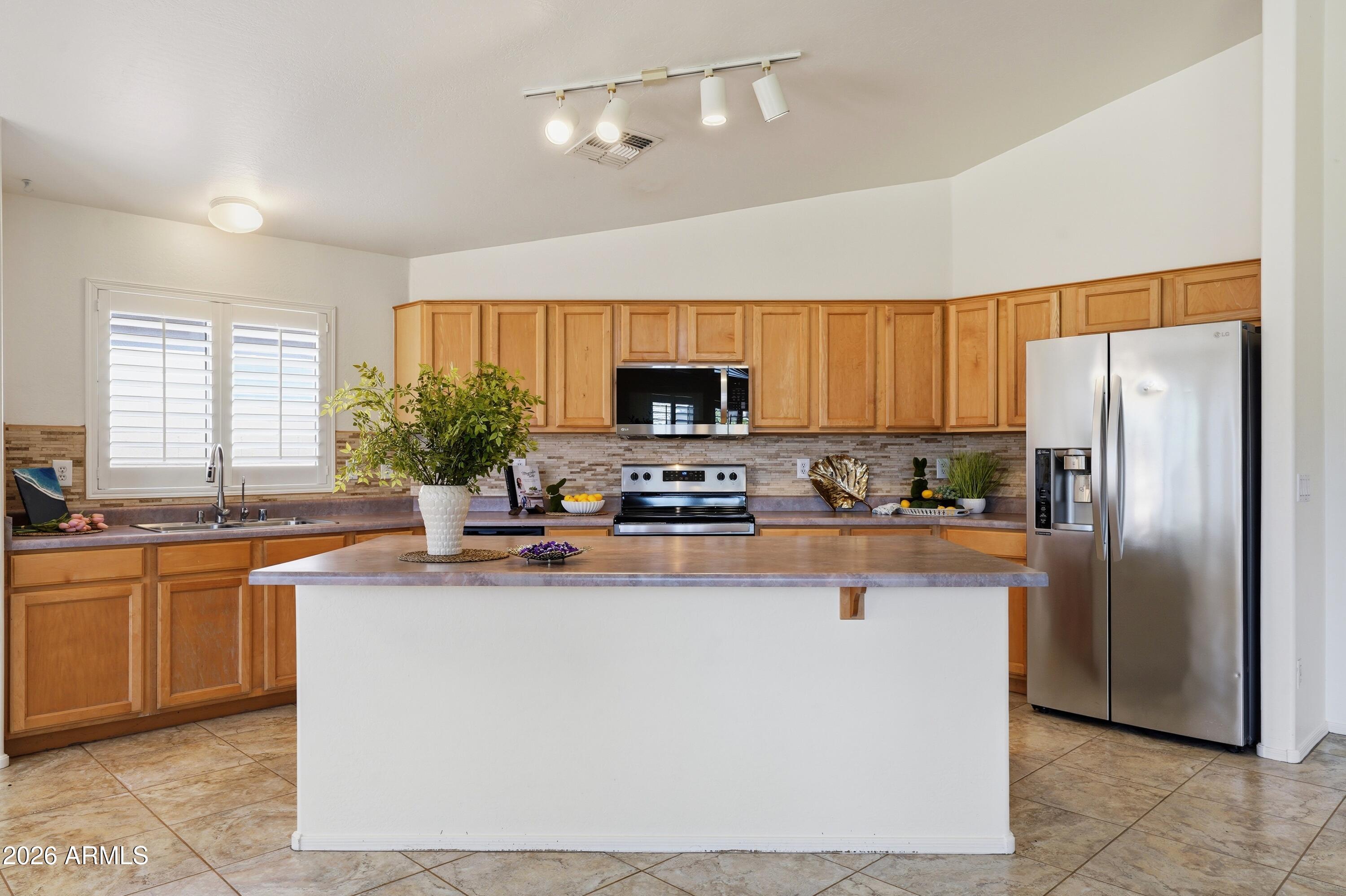 FOOTHILLS PASEO 2 - Residential