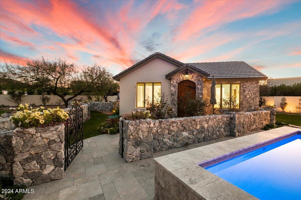DOUBLETREE RANCHOS 2 - Residential