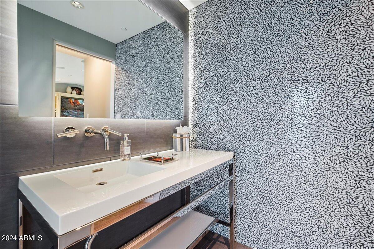 DOUBLETREE RANCHOS 2 - Residential