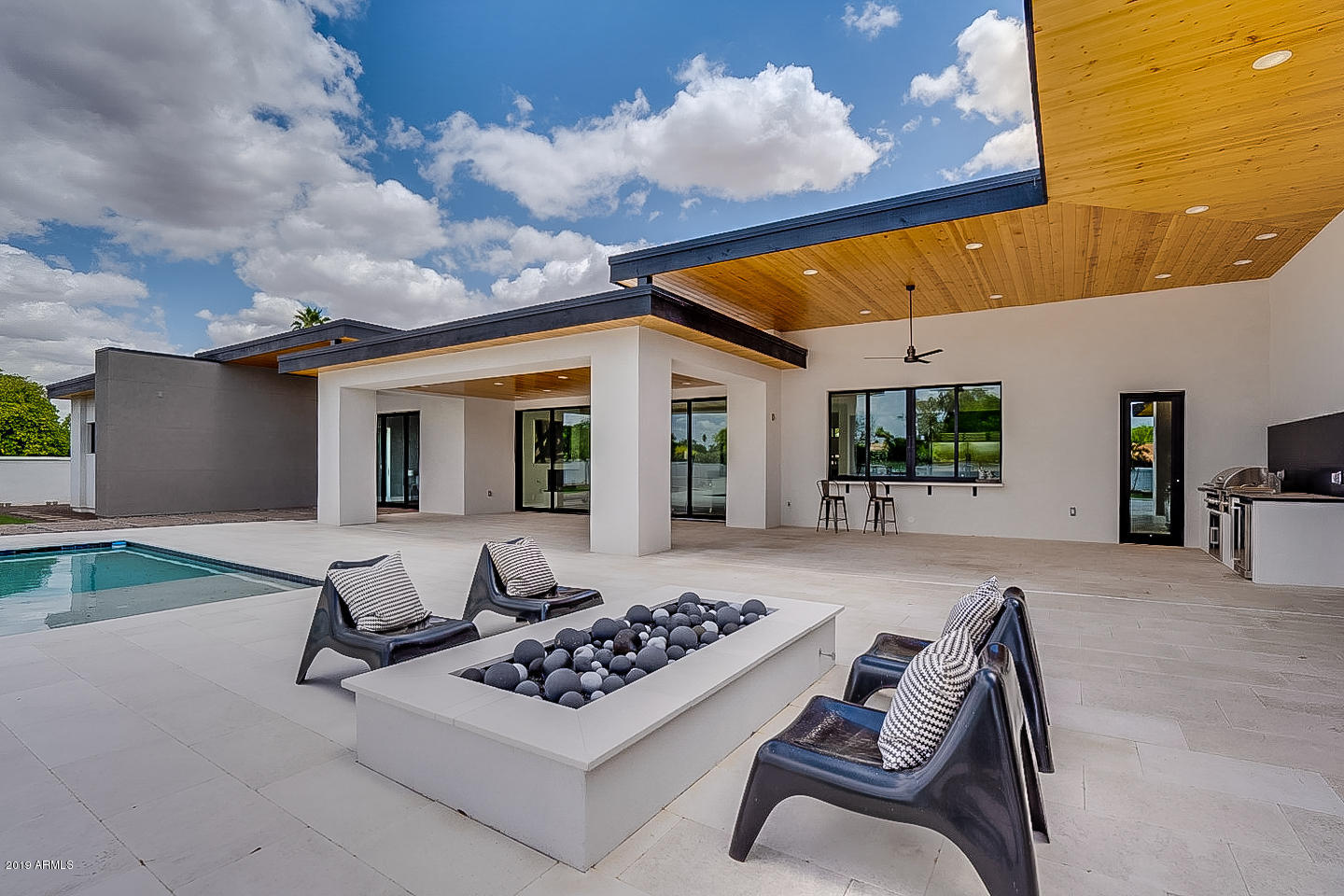 BERNEIL RANCHOS - Residential