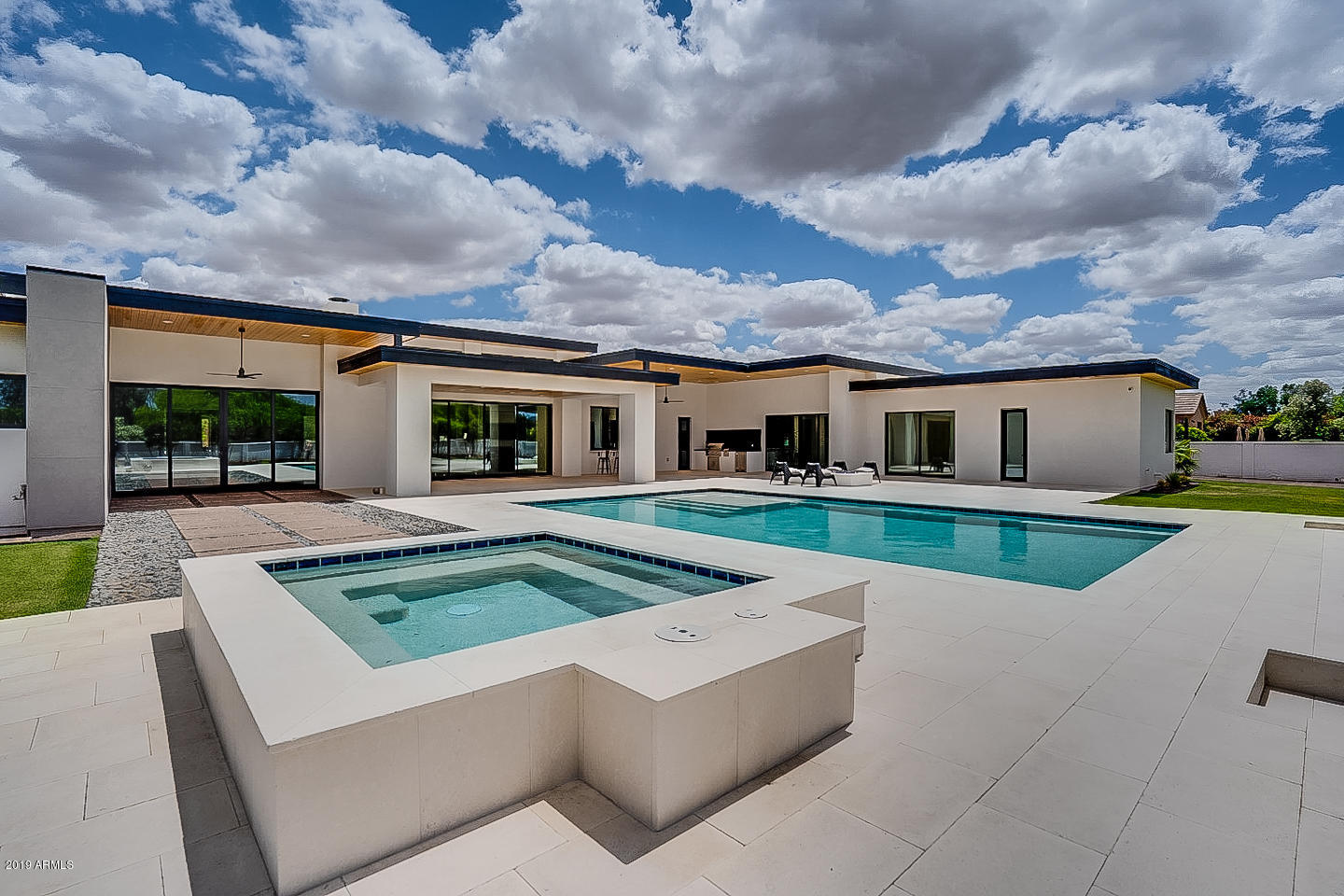 BERNEIL RANCHOS - Residential