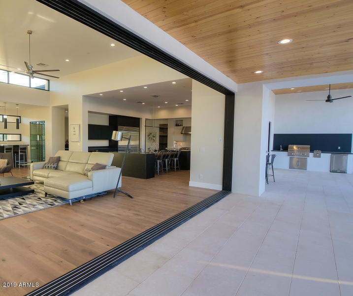 BERNEIL RANCHOS - Residential