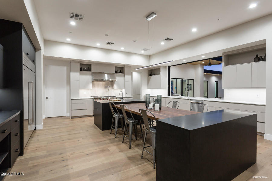 BERNEIL RANCHOS - Residential