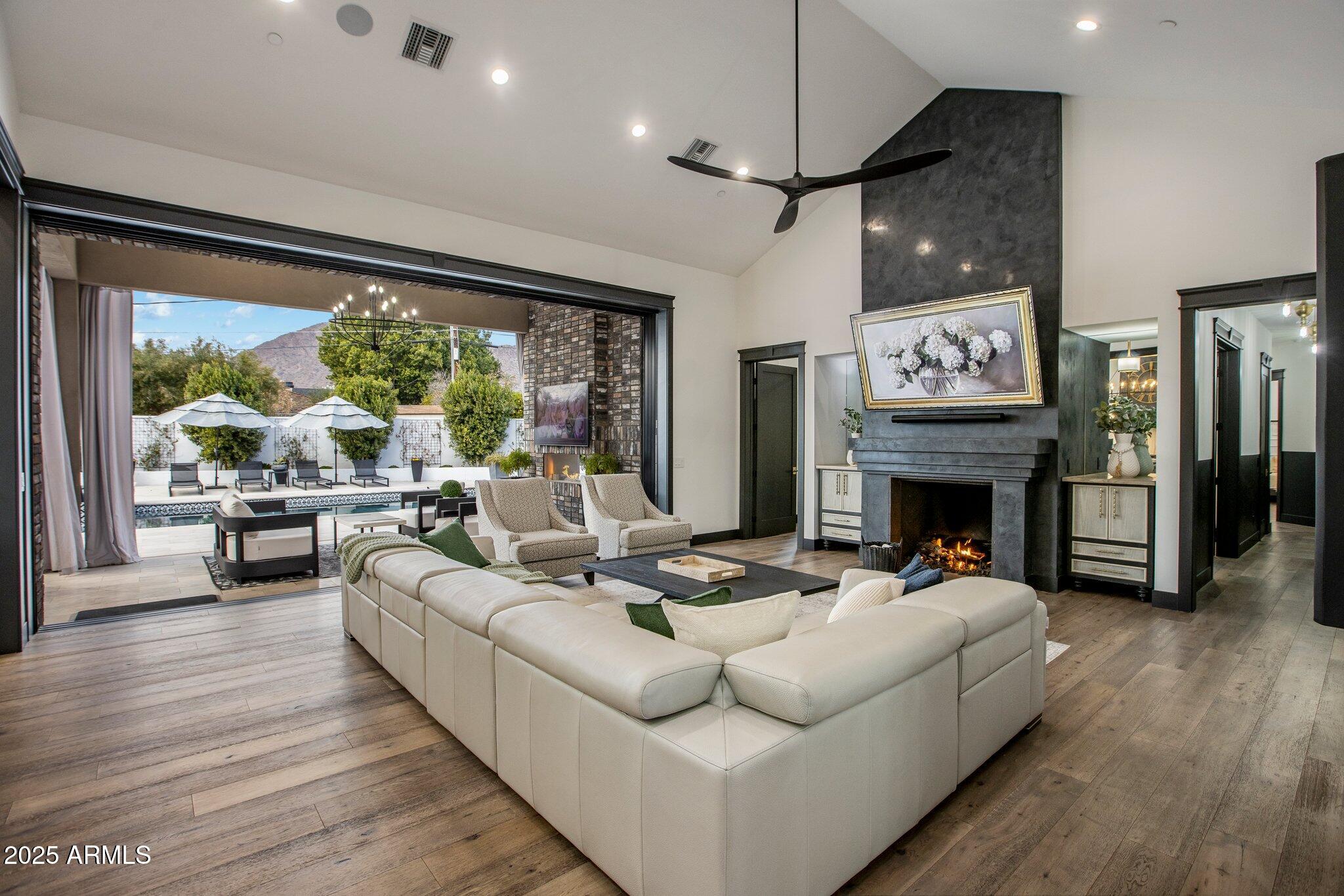 CASA LINDA 2 - Residential