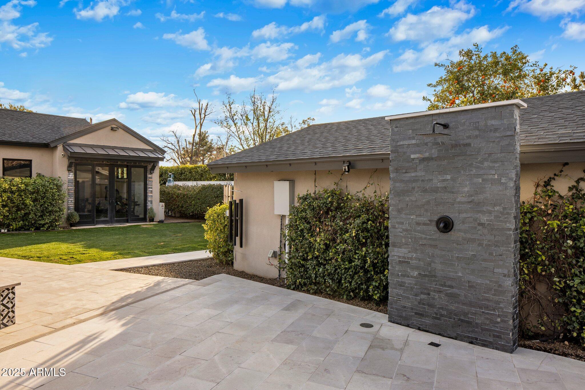 CASA LINDA 2 - Residential