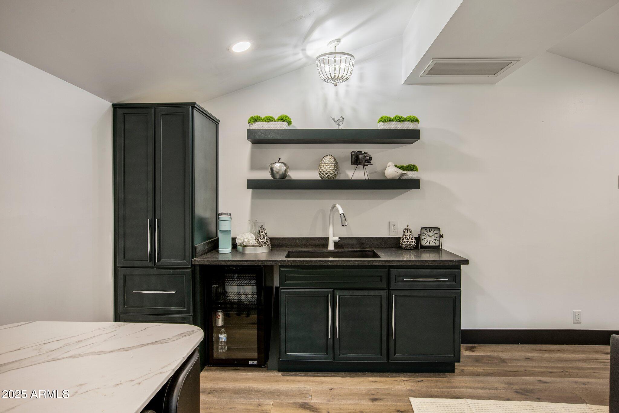 CASA LINDA 2 - Residential