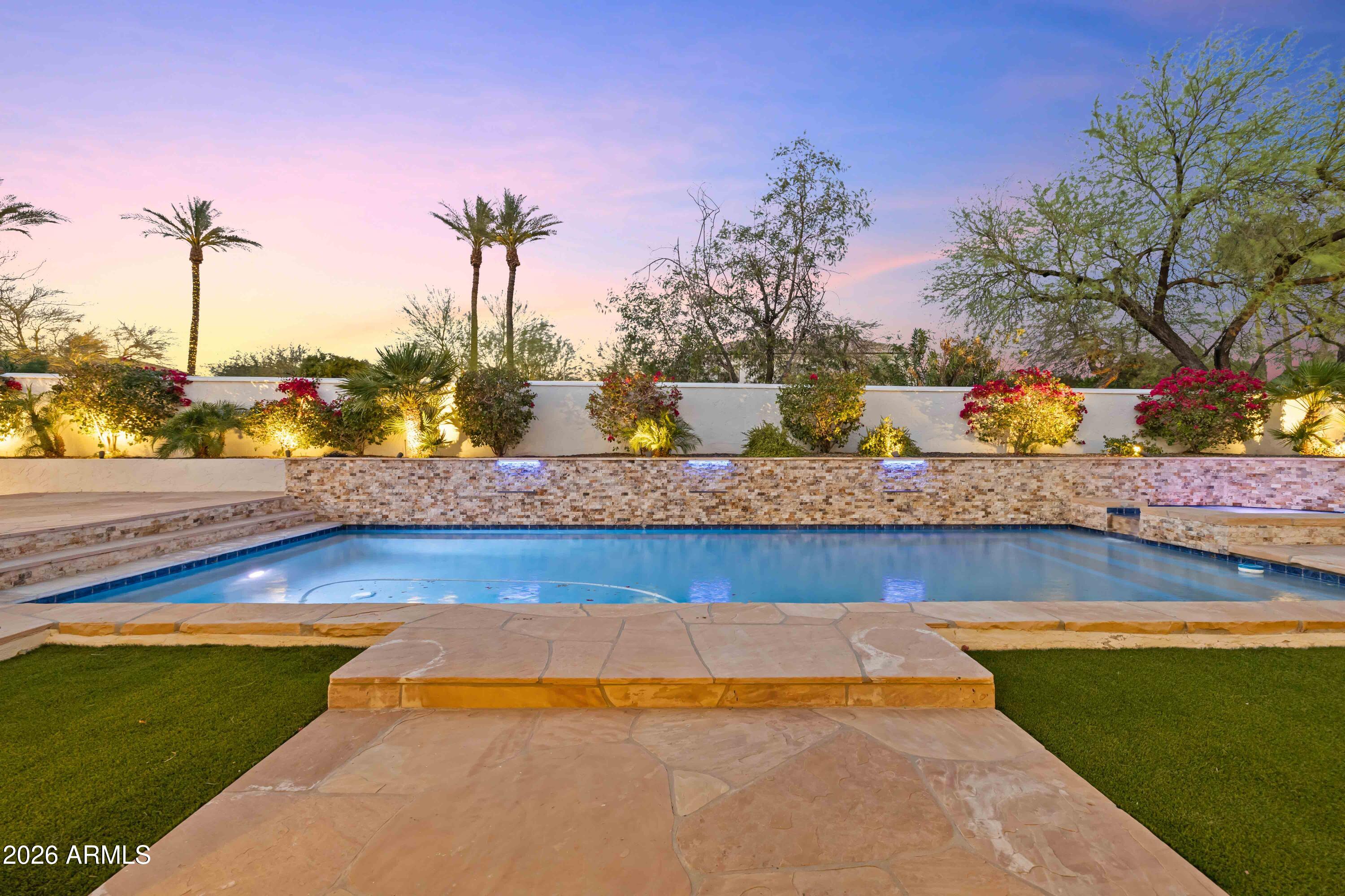 PHOENICIAN ESTATES - Residential