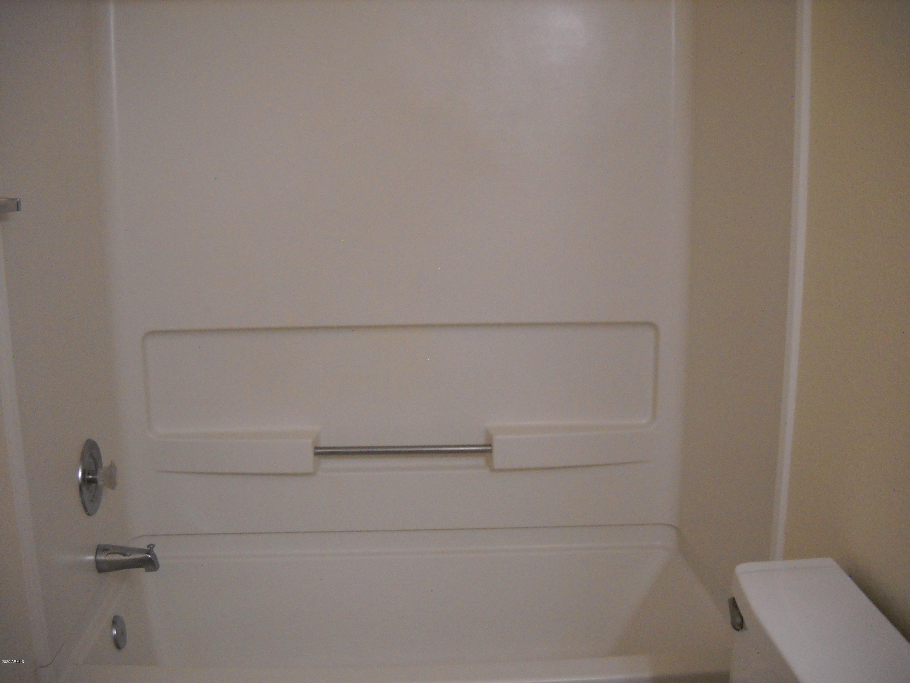 LONDON SQUARE UNIT 2 - Residential