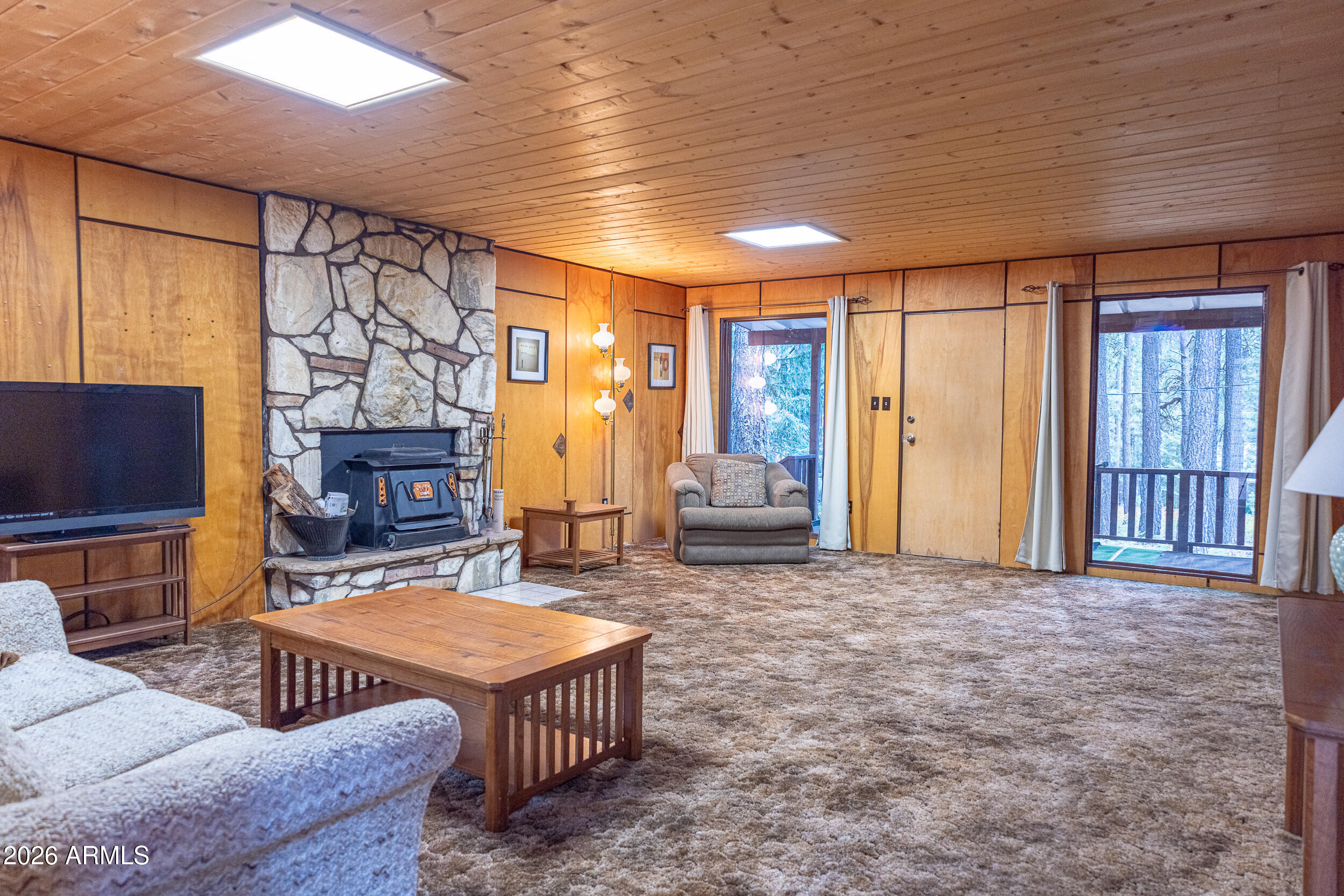 FOREST LAKES ESTATES 6 - Residential