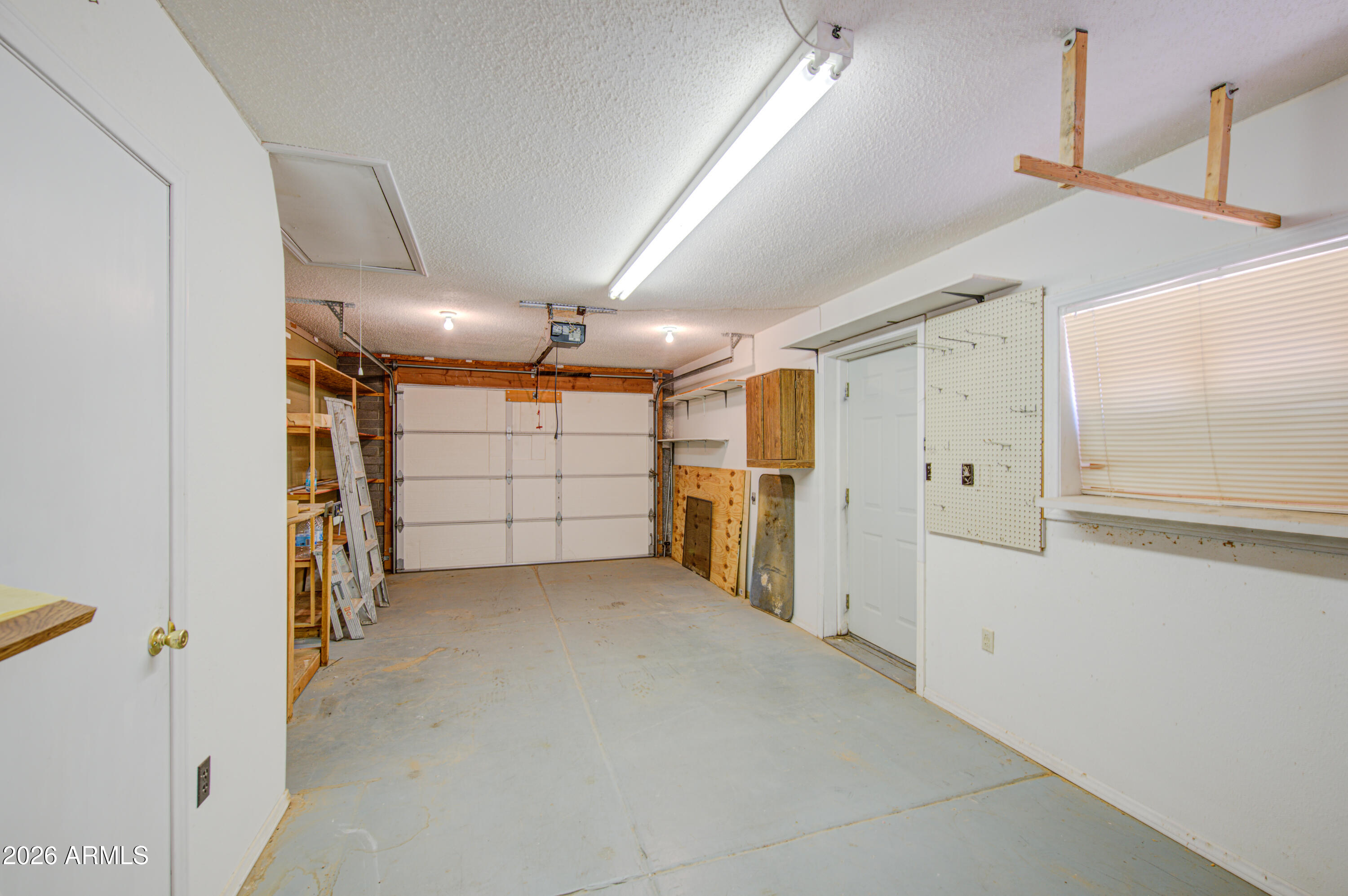 APACHE VILLA FIVE - Residential