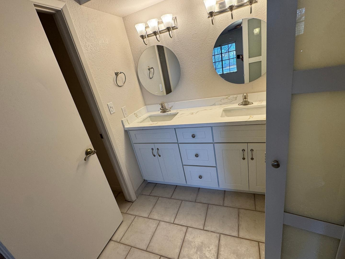 SCOTTSDALE TRAILS - Residential Lease