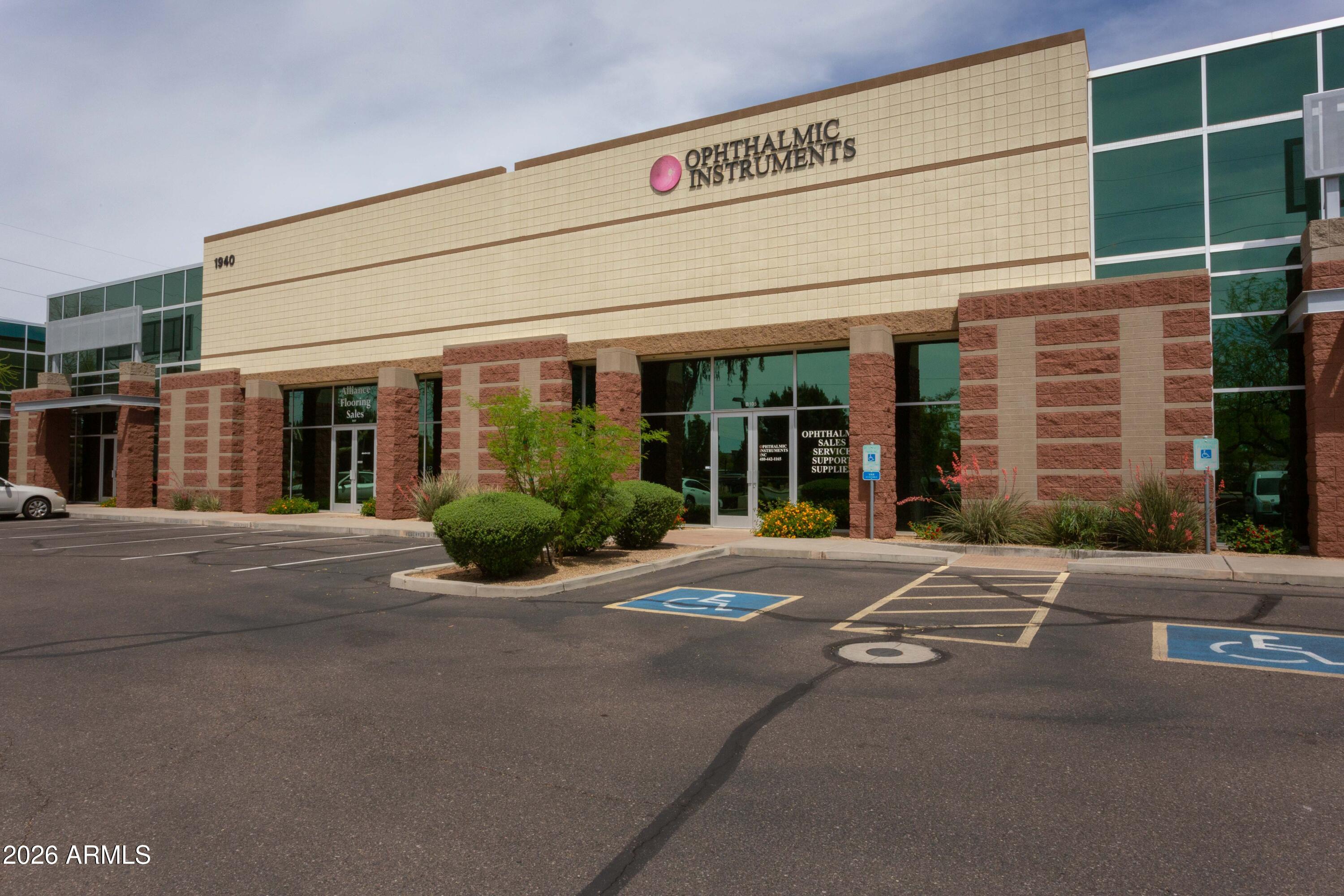 ELLIOT BUSINESS CENTER CONDOMINIUM - Commercial Lease