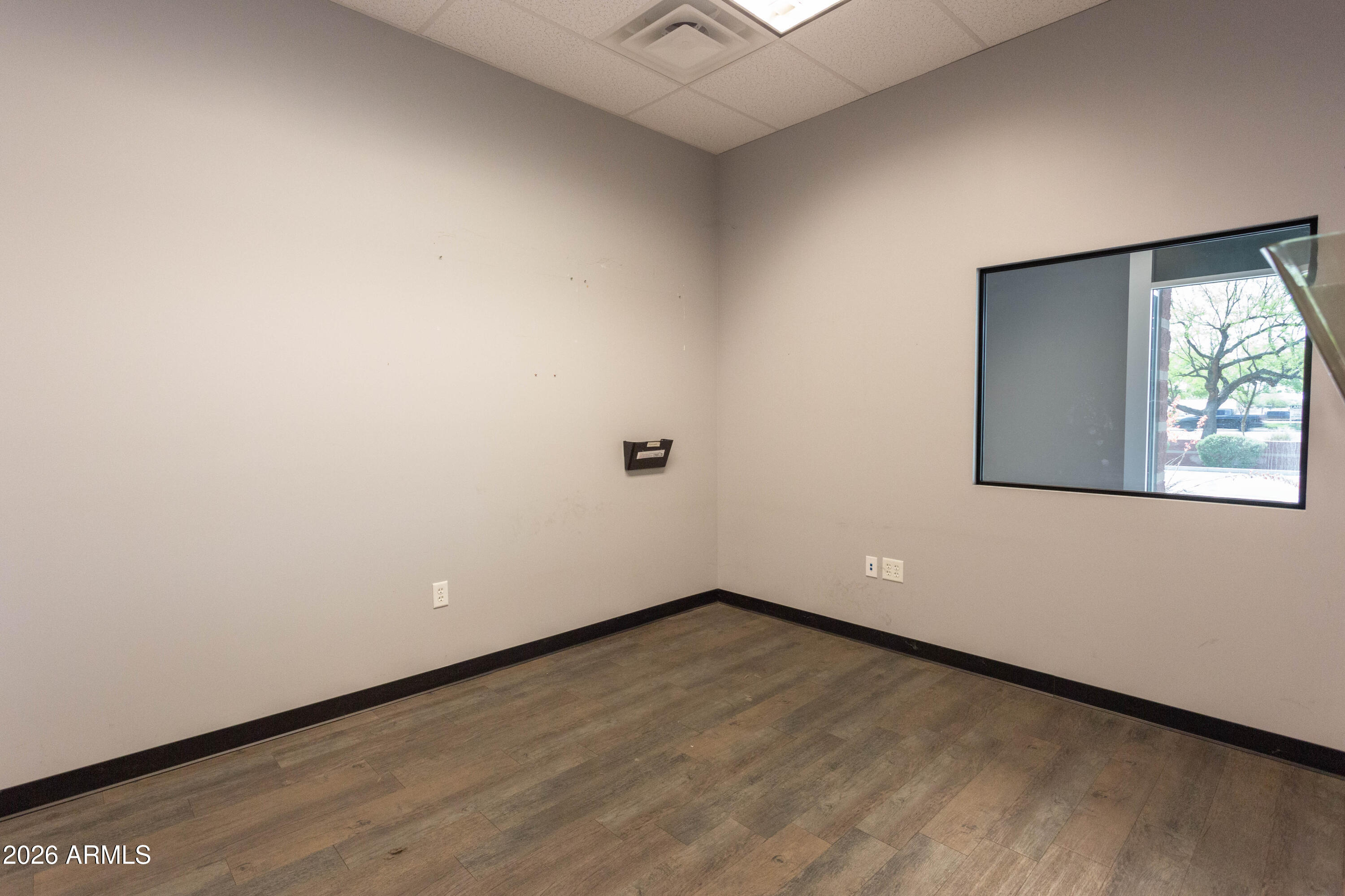 ELLIOT BUSINESS CENTER CONDOMINIUM - Commercial Lease