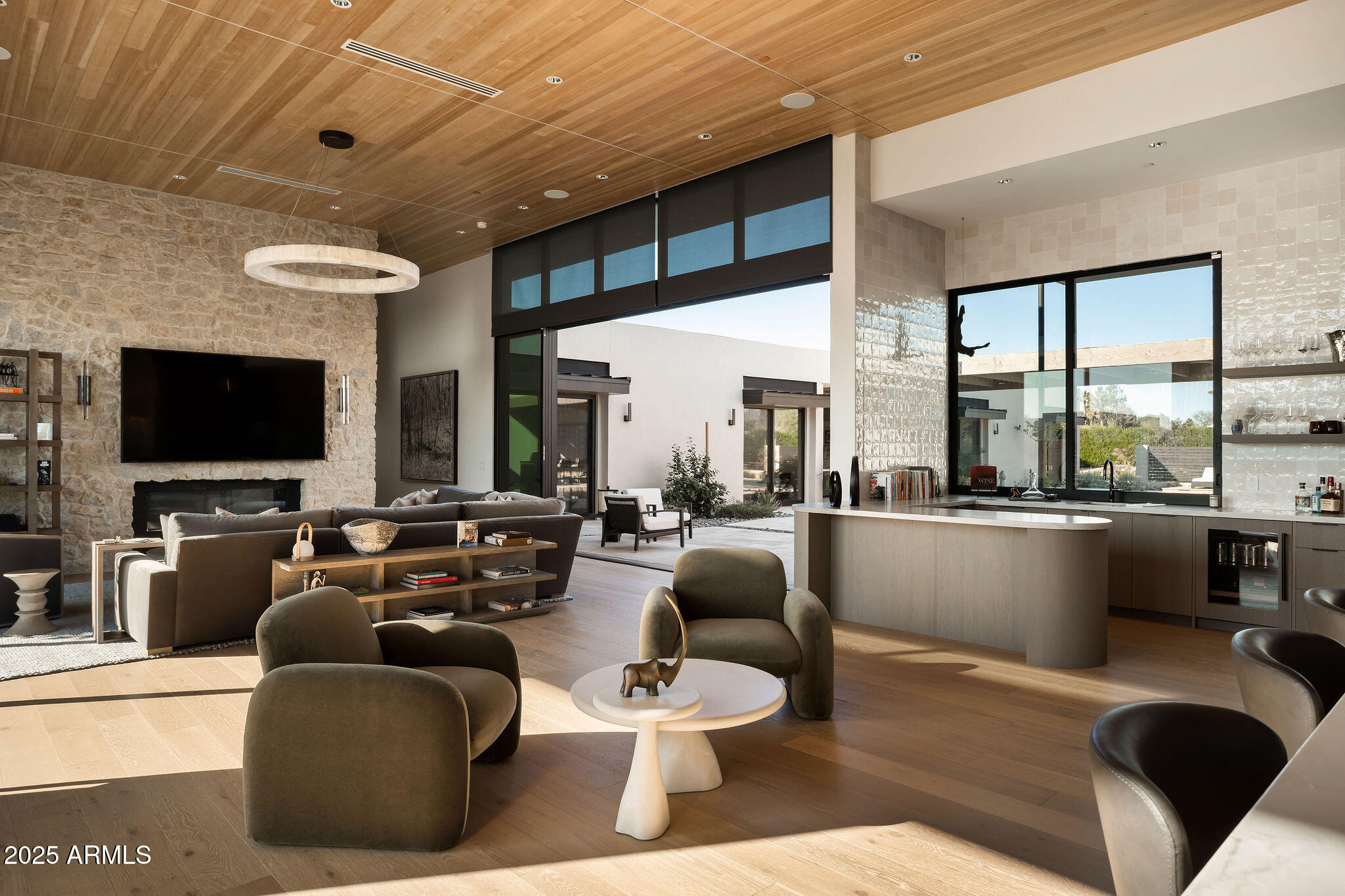 DESERT ESTATES UNIT 1 LOT 4 MLD - Residential