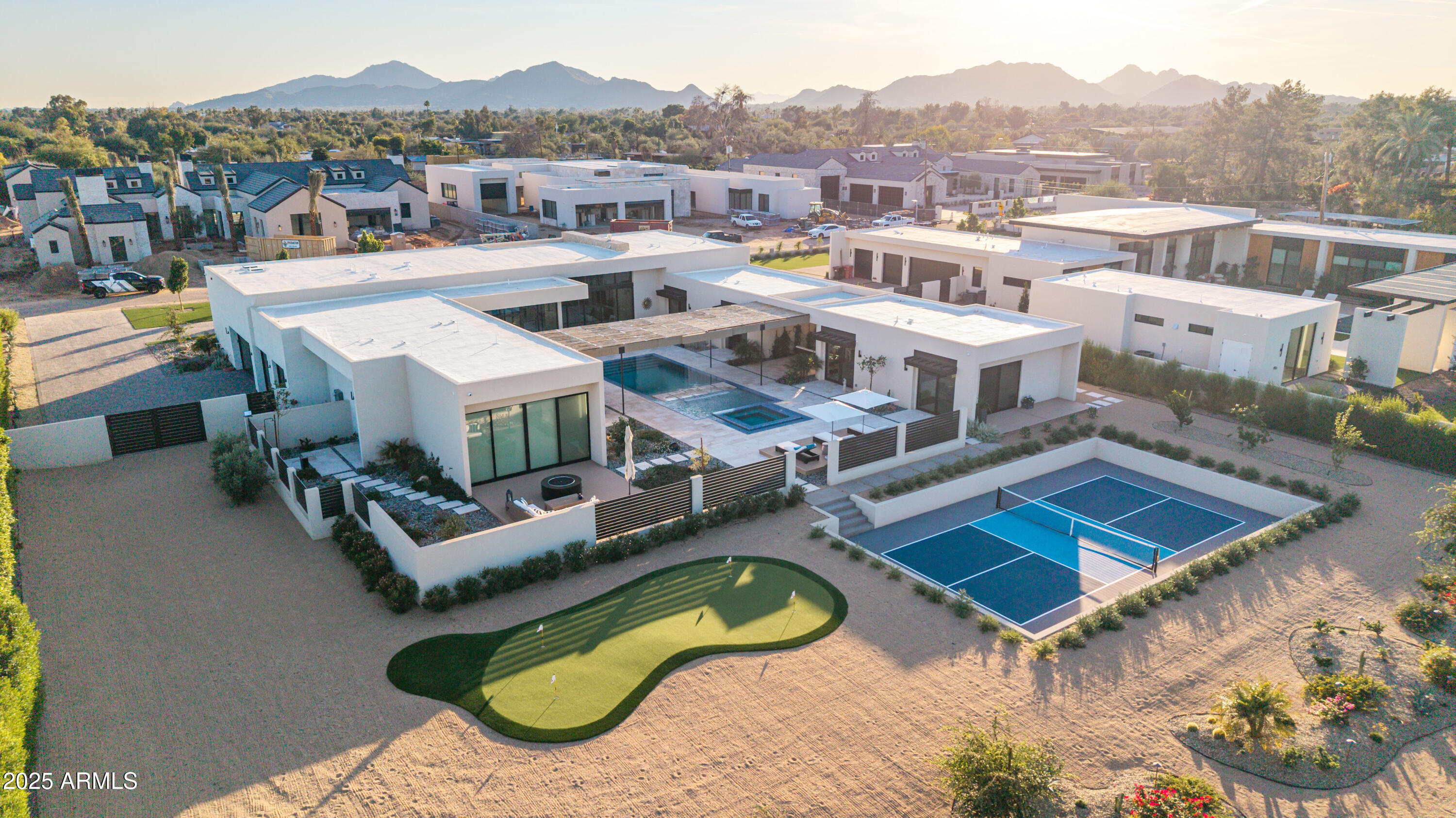 DESERT ESTATES UNIT 1 LOT 4 MLD - Residential